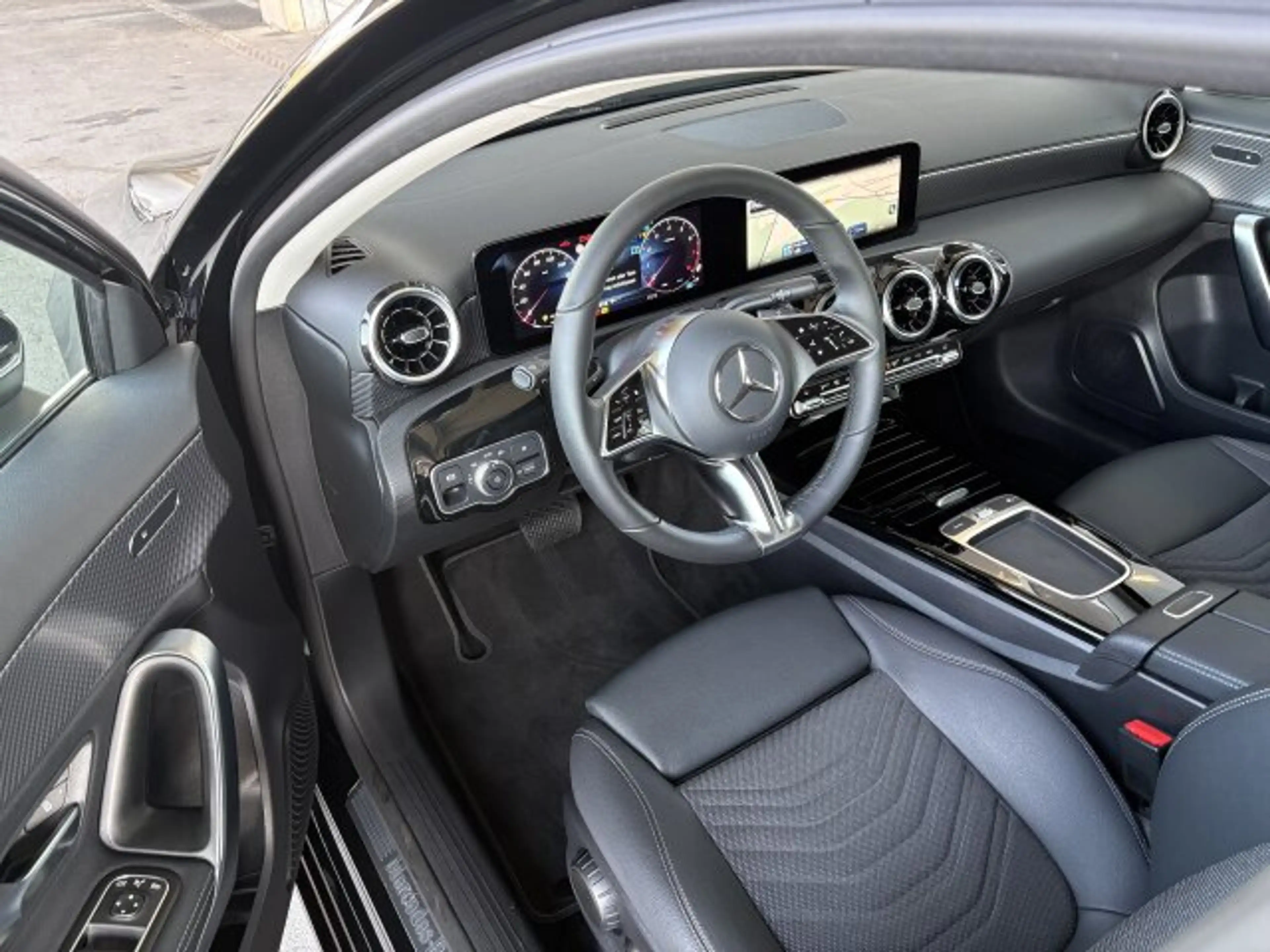 Mercedes-Benz A 200 A 200 Progressive Advanced LED Kamera Winter-Pak — photo 10