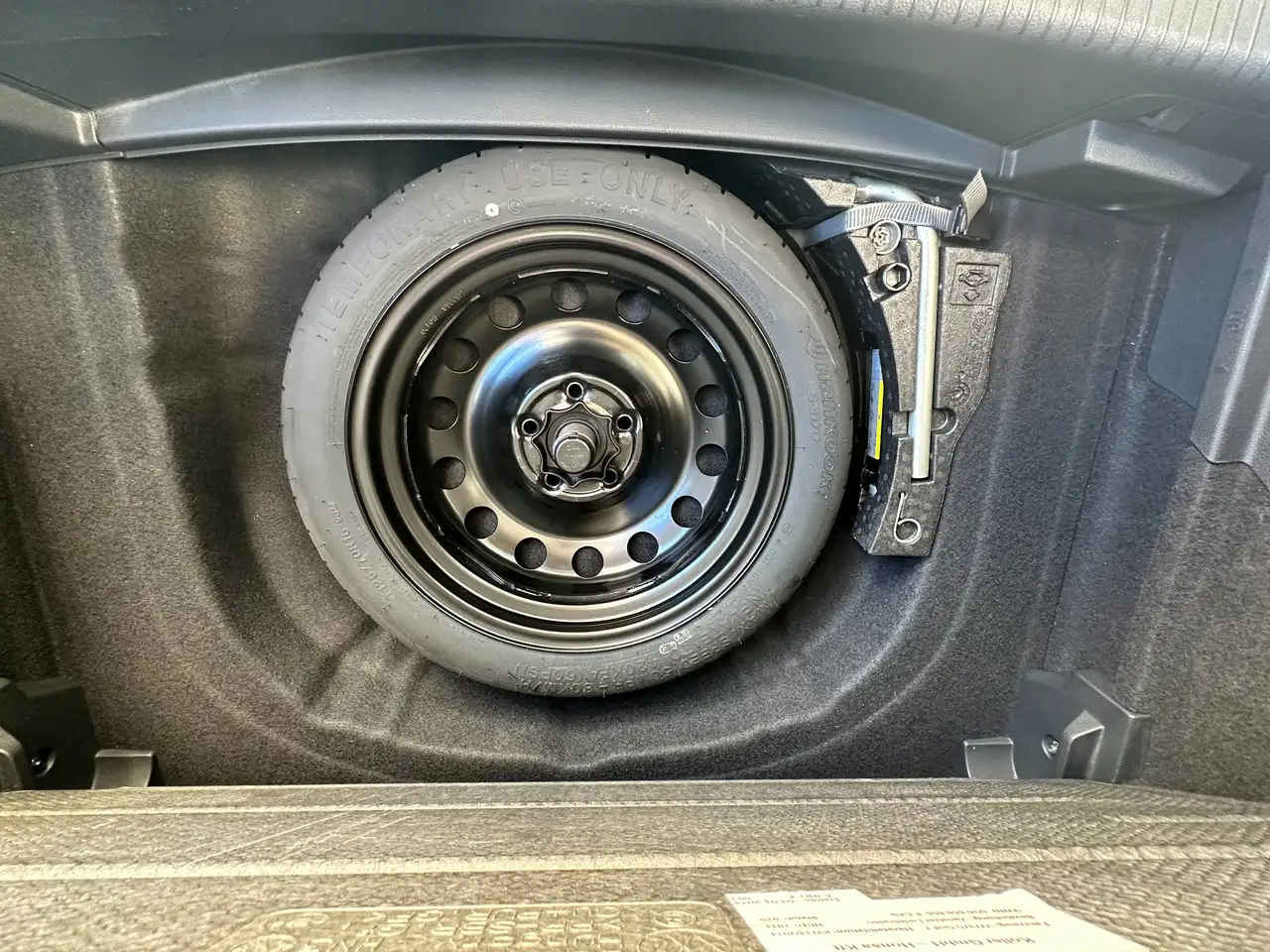 Volkswagen Golf Standard Model — photo 23