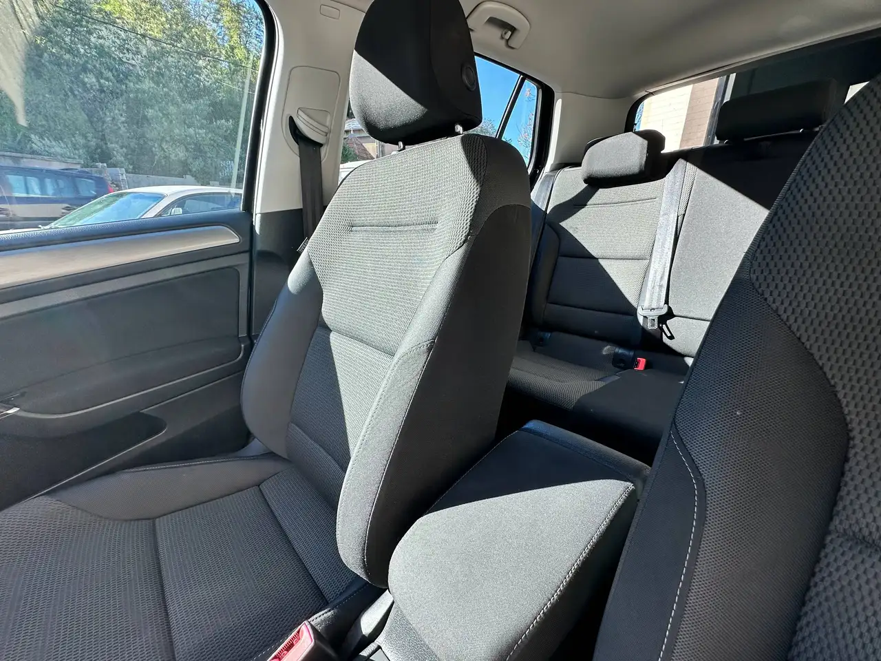 Volkswagen Golf Standard Model — photo 30