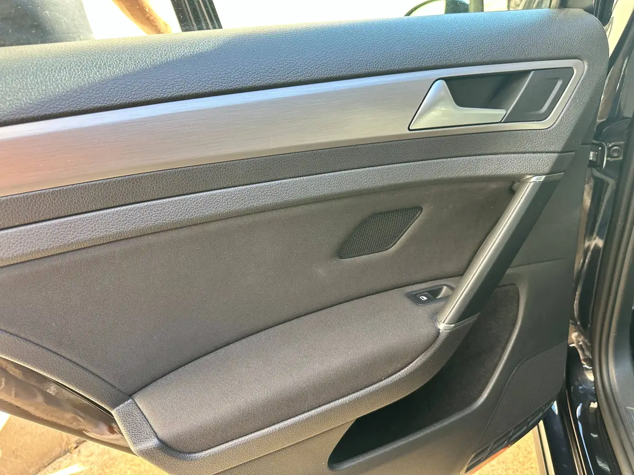 Volkswagen Golf Standard Model — photo 39