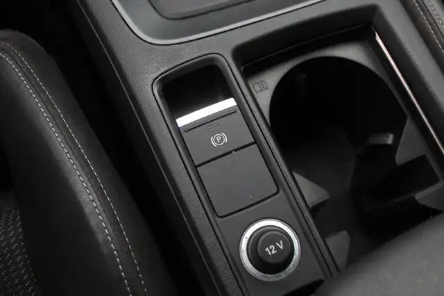 Audi Q3 view 27