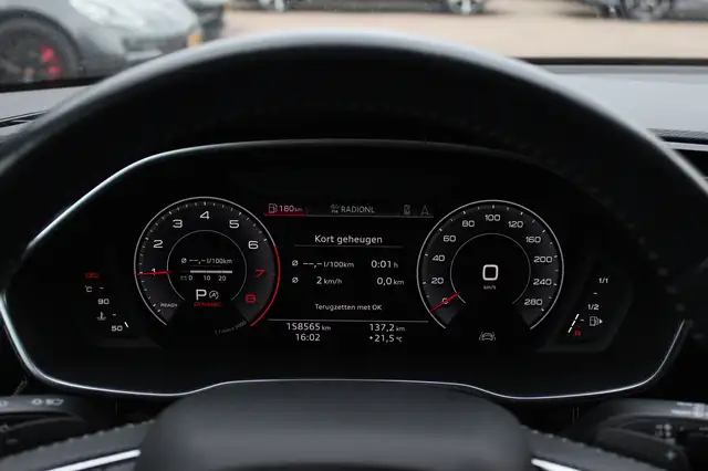 Audi Q3 view 17
