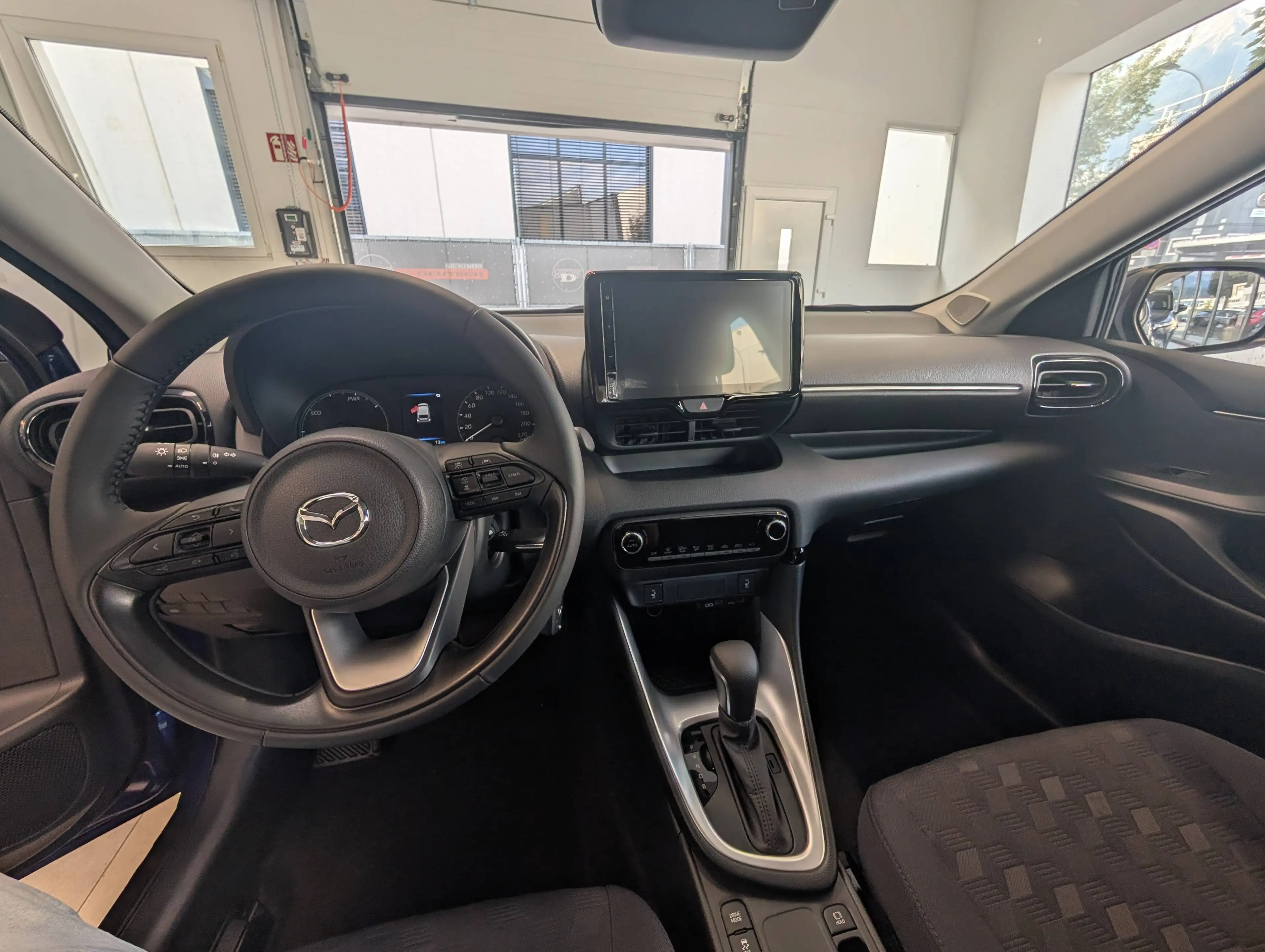Mazda 2 Mazda 2 Hybrid Centre Line*Winterräder Gratis* — photo 6