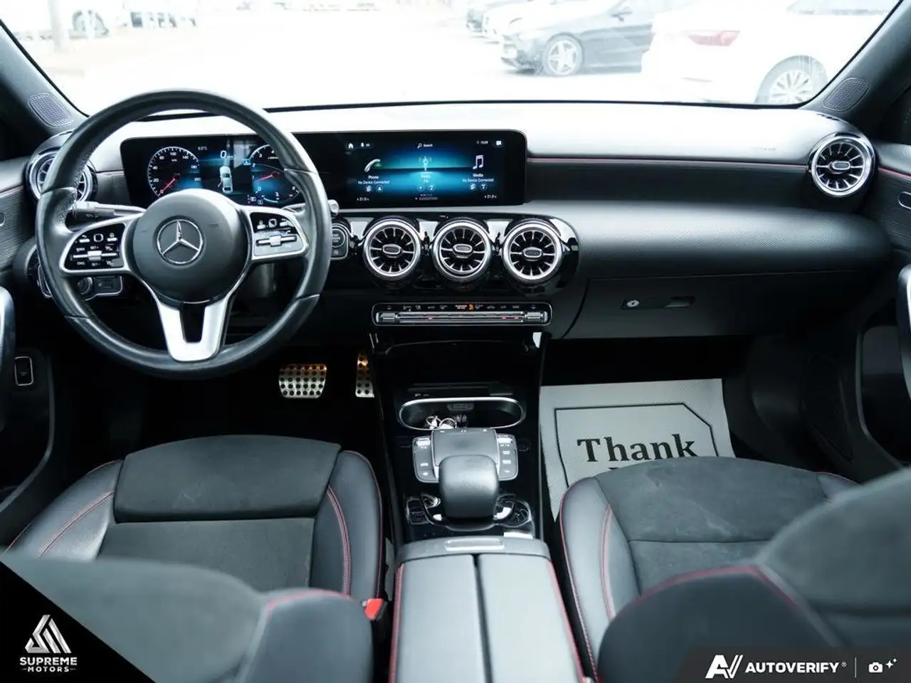 Mercedes-Benz A-Class снимка Mercedes-Benz A-Class