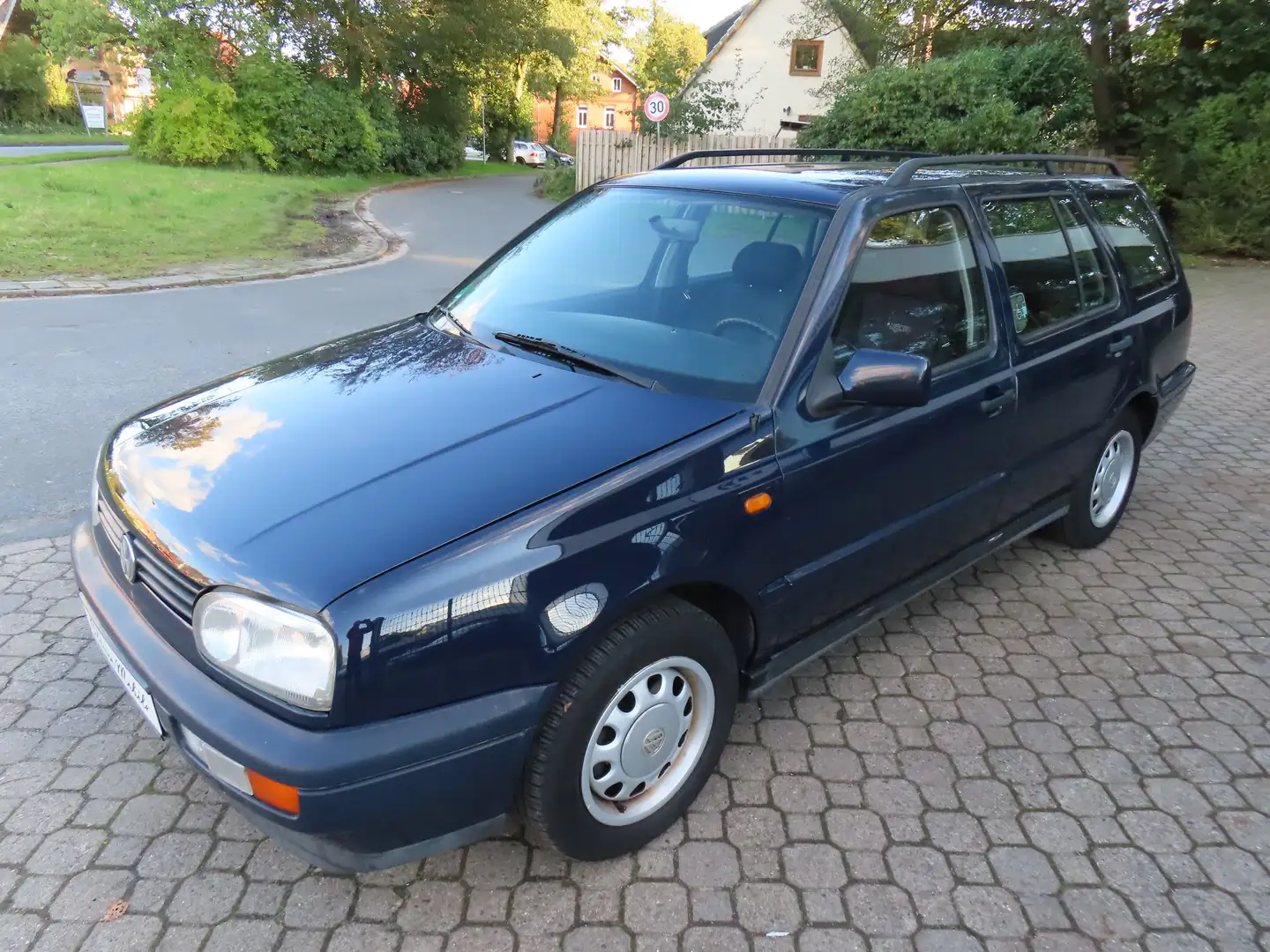 Volkswagen Golf Variant 1.9 TDI *1.Hand*HU neu*Behindertengerecht*Klima* Blue - 2
