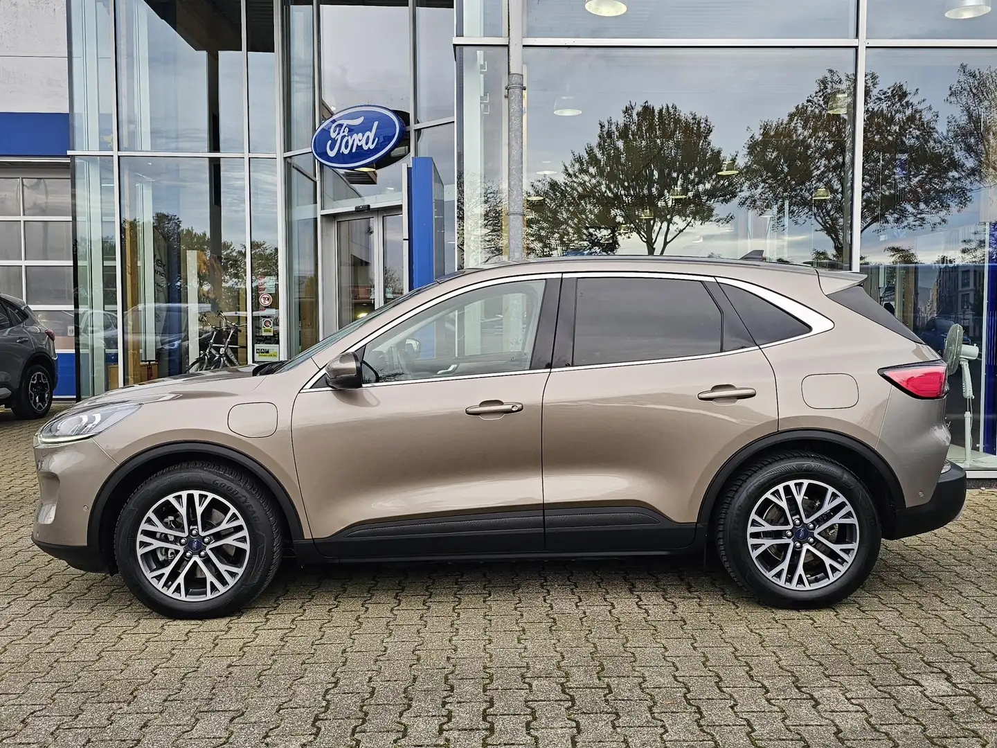 Ford Kuga 2.5 PHEV Titanium X | Trekhaak elektrisch uitklapb Gris - 2