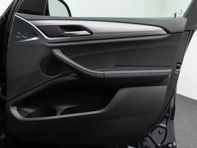 BMW X3 M view 30
