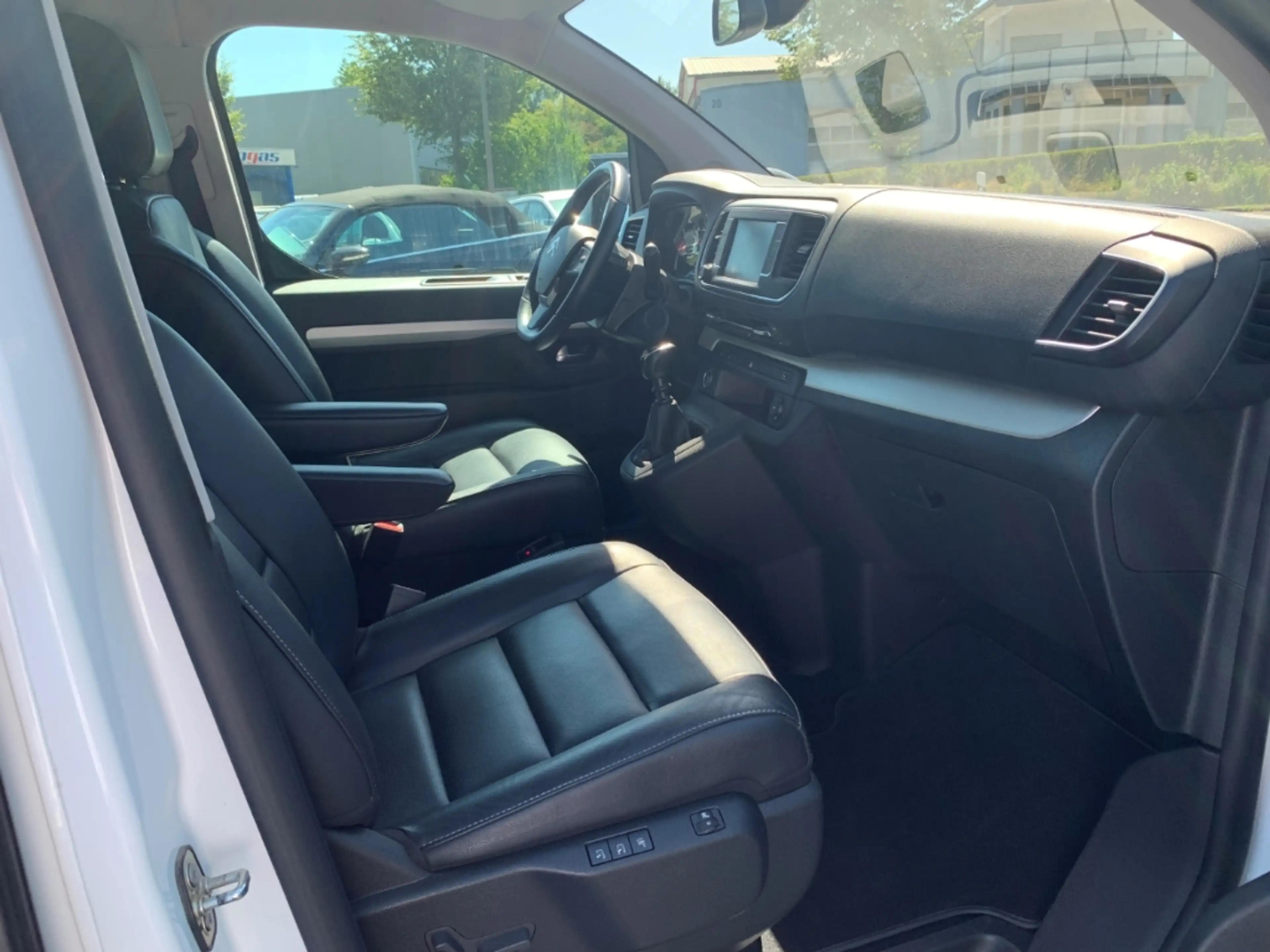 Citroen Spacetourer Business Lounge XL 6-Sitzer StandHZG Navi Leder Ma — photo 6