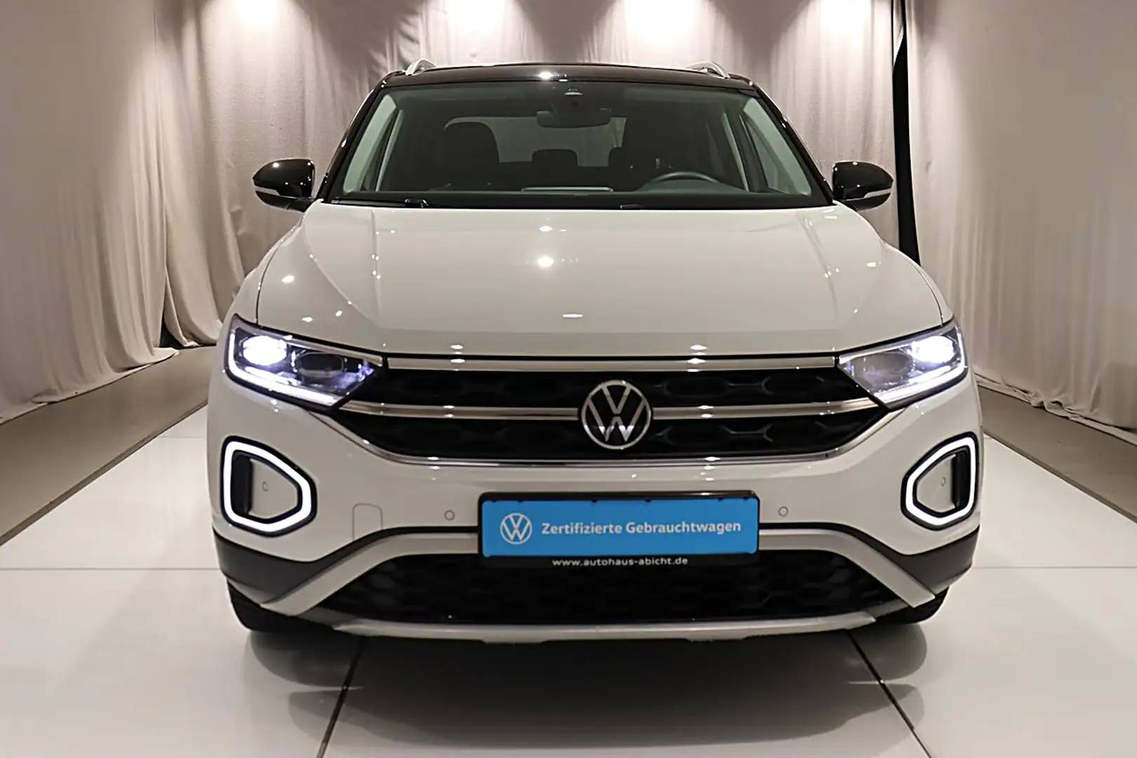 Volkswagen T-Roc Style 1.5 TSI DSG AHK NAVI LED Ganzjahresreifen Weiß - 2