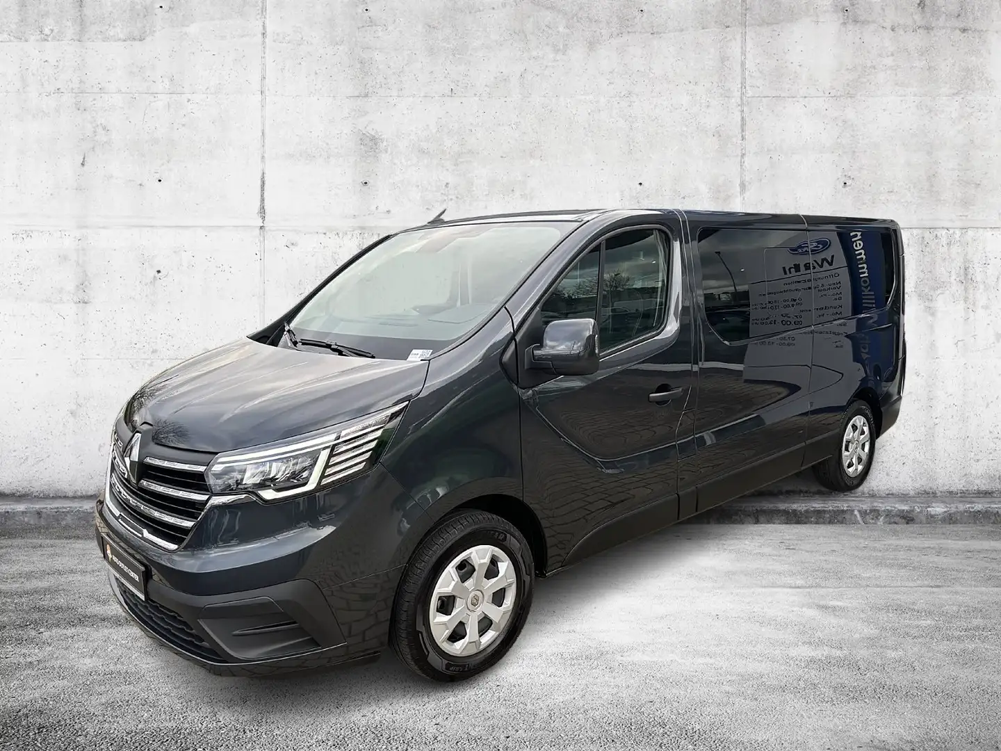 Renault Trafic Combi L2H1 3,0t (8/9 Sitze) Life LED PDC Šedá - 2