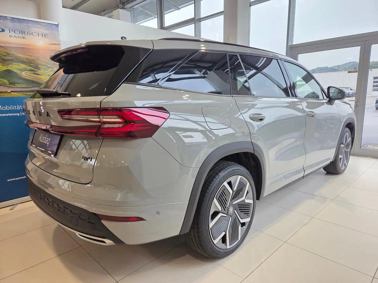 Skoda Kodiaq 4x4 Sportline TDI DSG Grau - 2