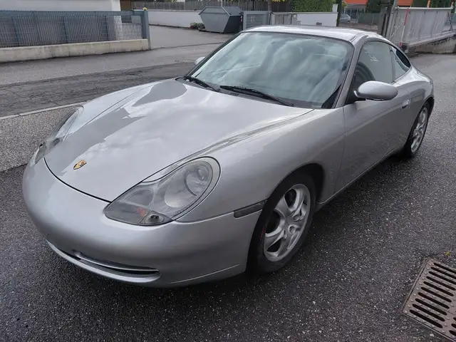 Porsche 996 911 Coupe 3.4 Carrera 4