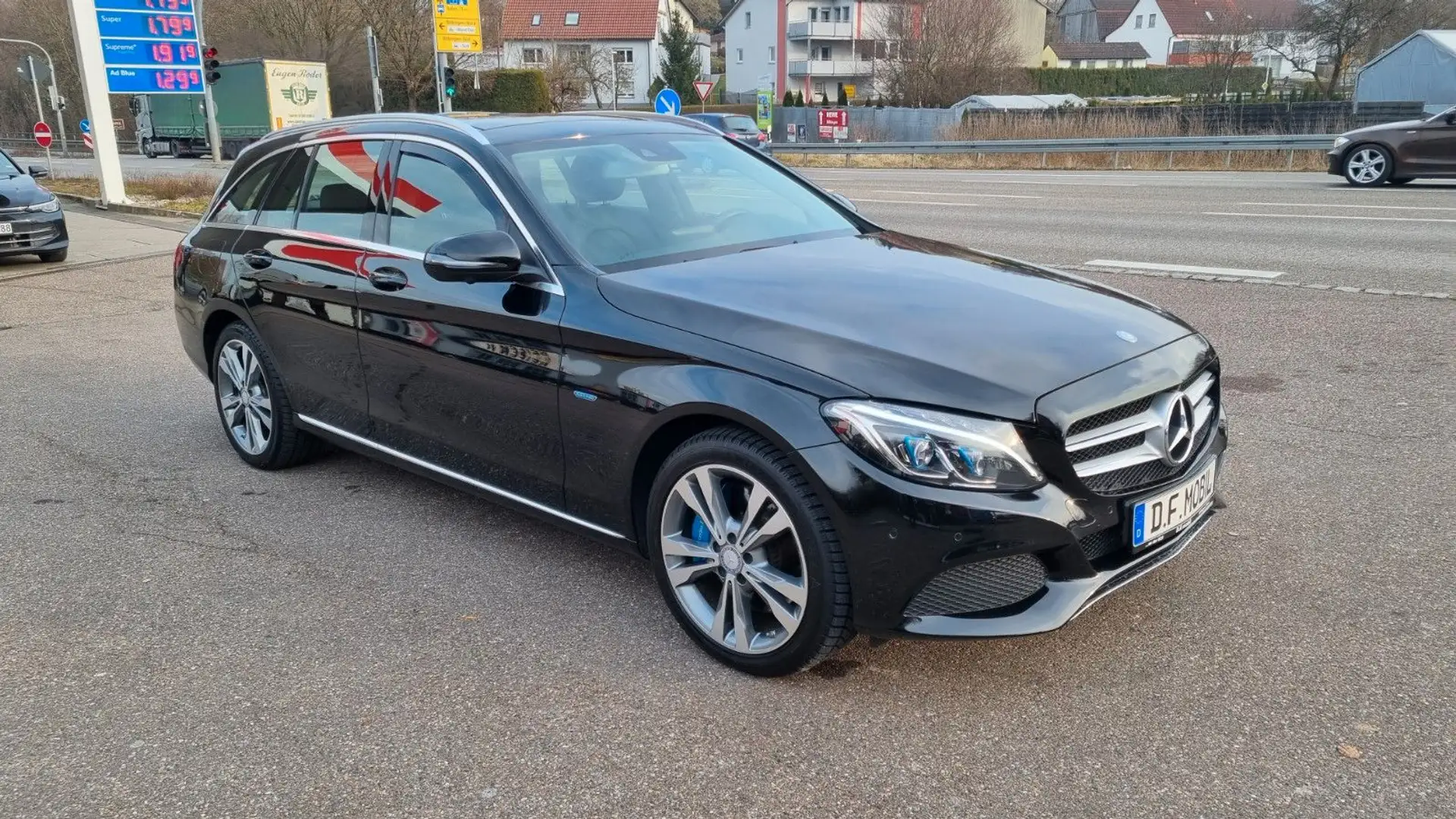 Mercedes-Benz C 350 eT Avantgarde,Panorama,AHK,360°Cam,AMG,LED Noir - 1