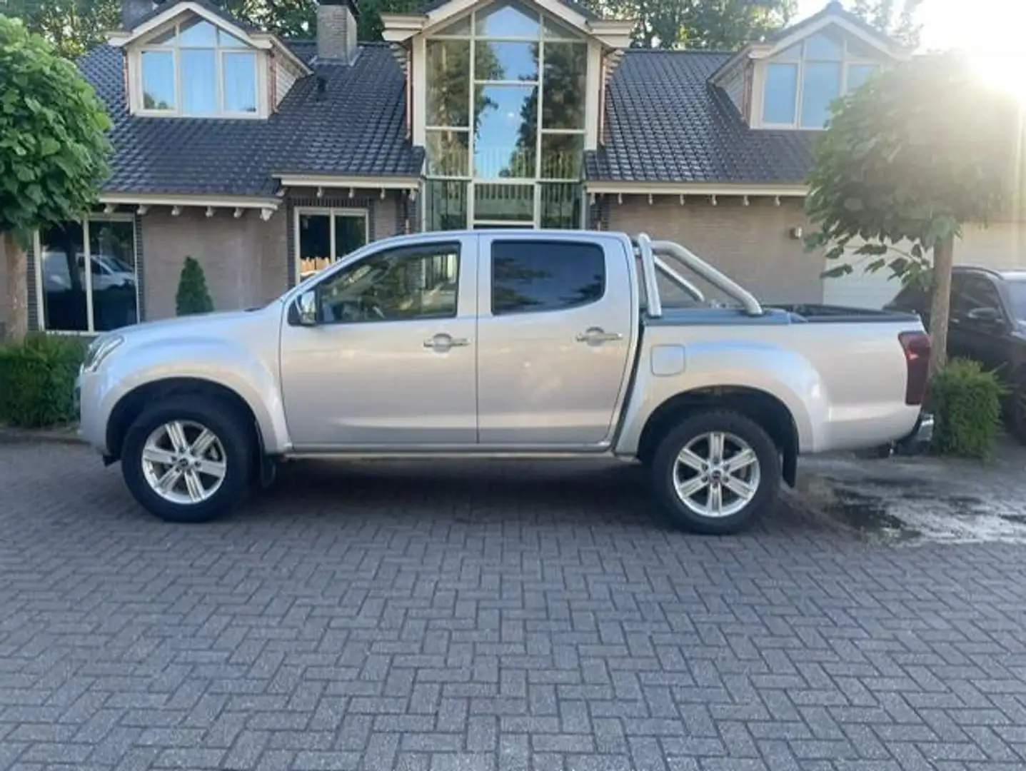 Isuzu D-Max 4X4 LSX EURO 6 AIRCO Argento - 2