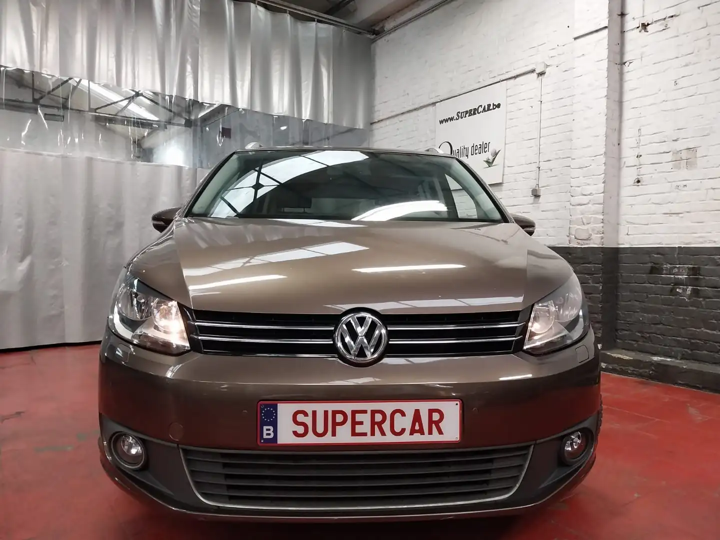 Volkswagen Touran 1.2 TSI Trendline * Radar AV/AR * BLTH *200 x 48* Brown - 2