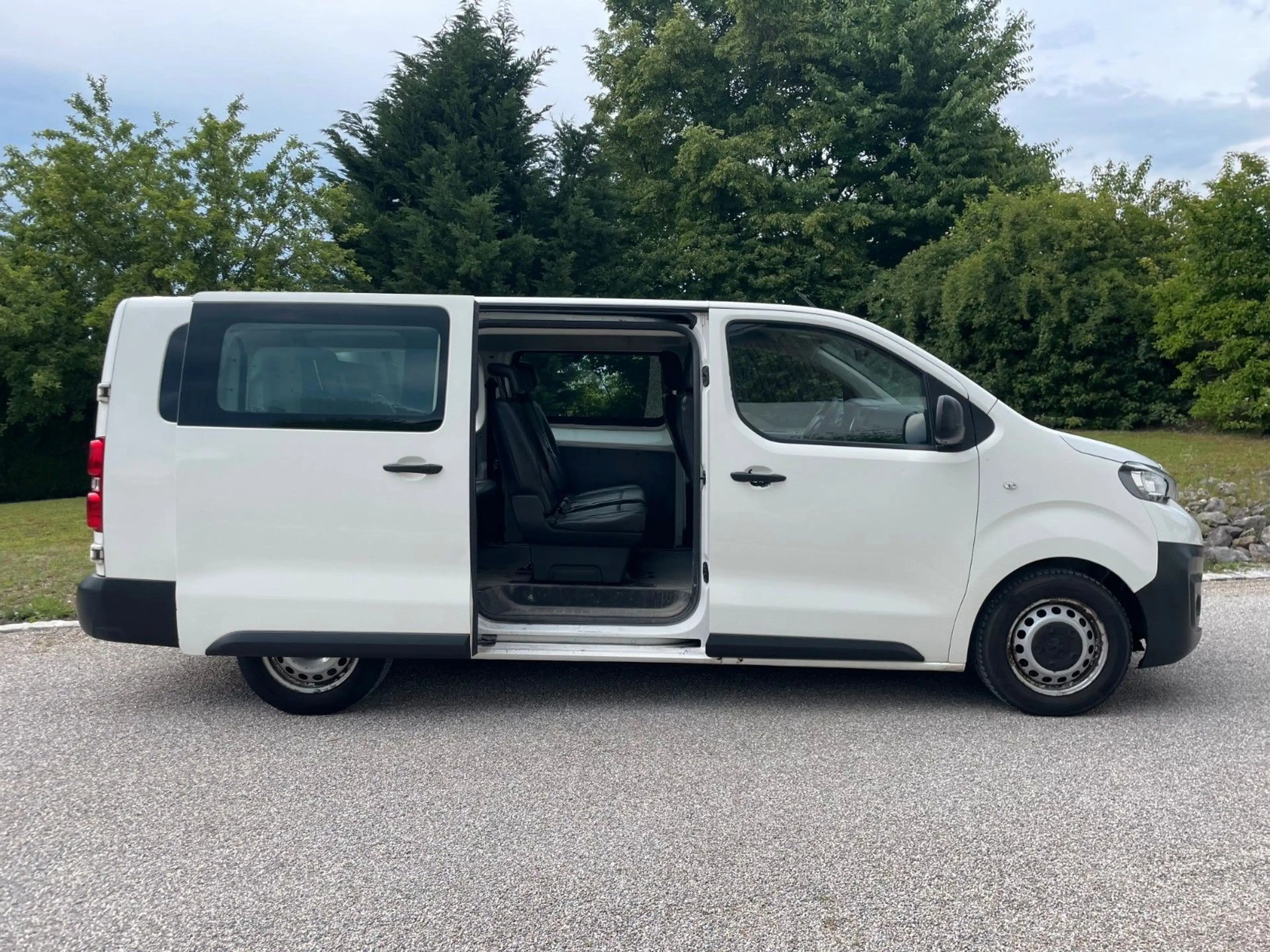 Peugeot Expert Traveller Kombi L3, Klima, AHK , Euro 6 — photo 13