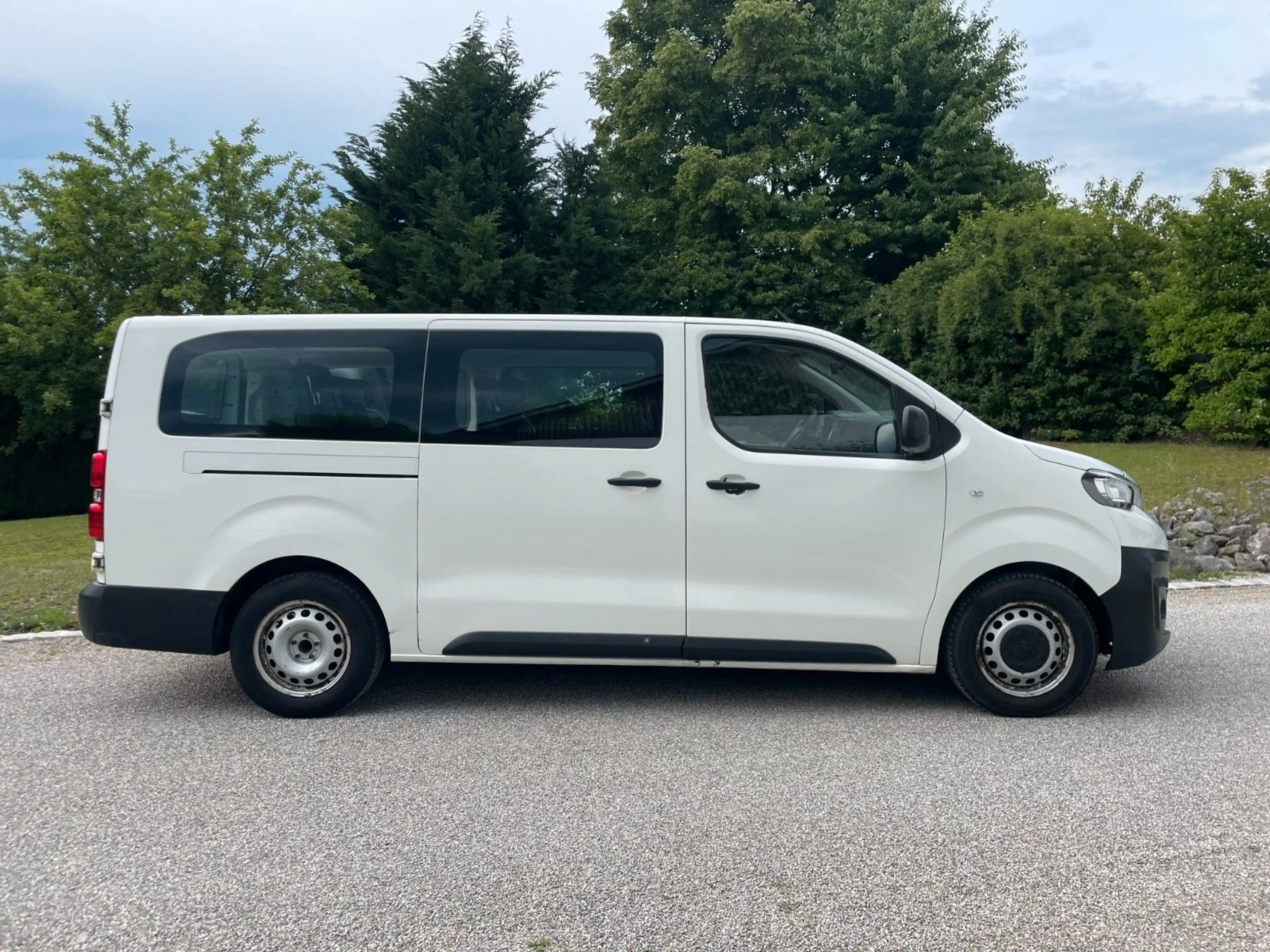 Peugeot Expert Traveller Kombi L3, Klima, AHK , Euro 6