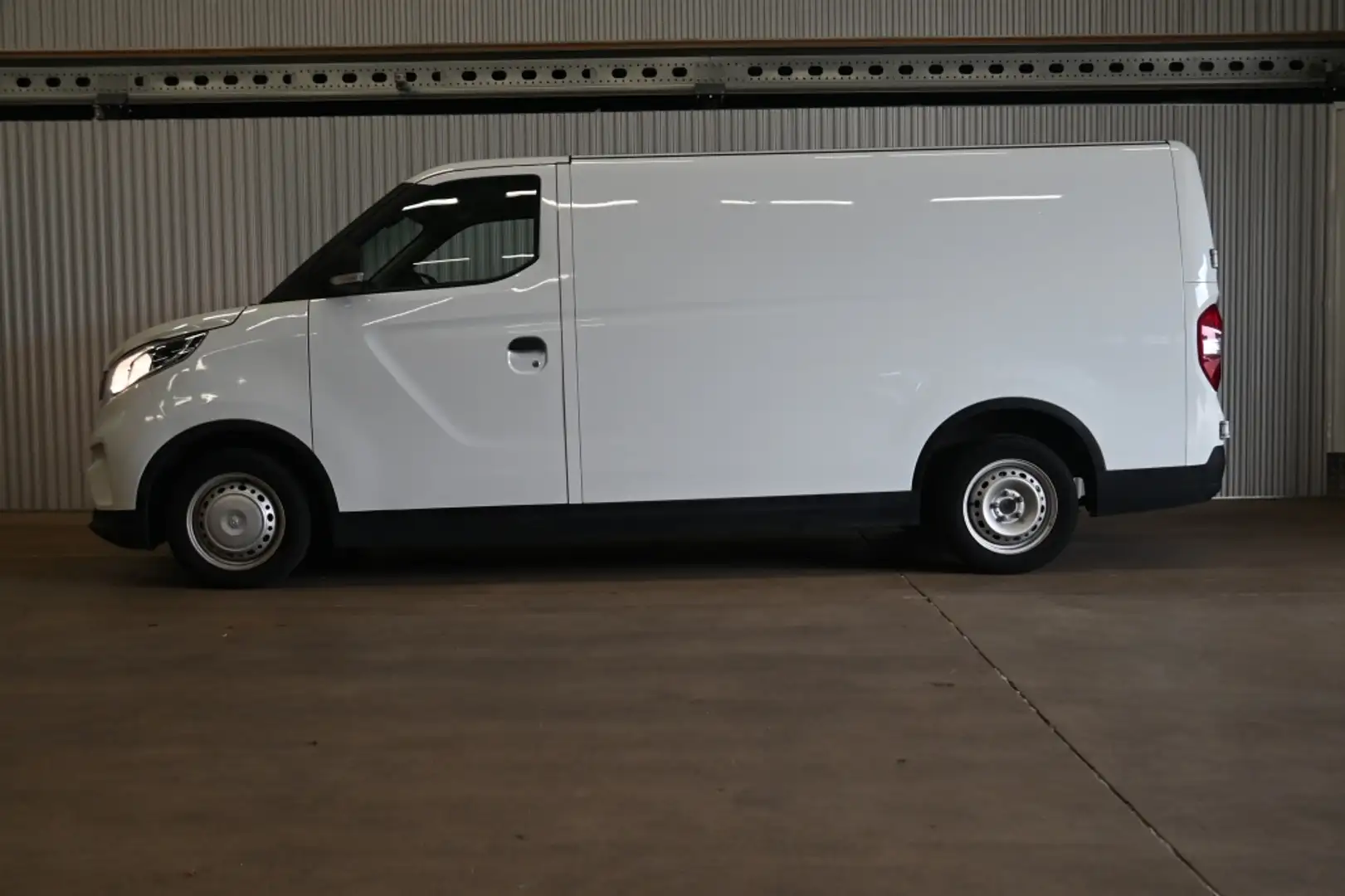 Maxus eDeliver 3 90 kW L2H1 50 kWh €21.175,- incl BTW Bílá - 2