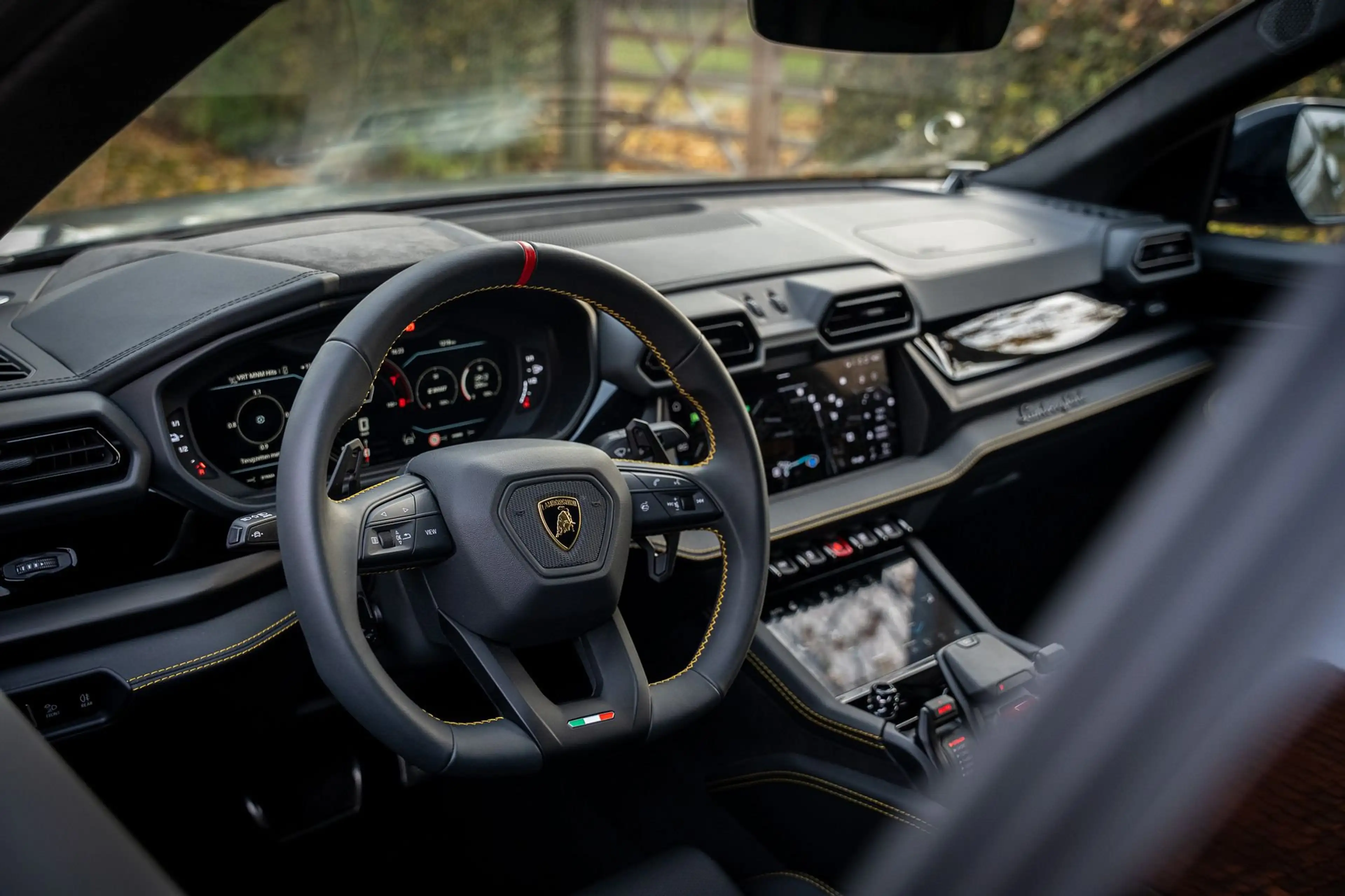 Lamborghini Urus SE 2025 / 588kW / PLUG-IN / 51G CO2 — photo 14