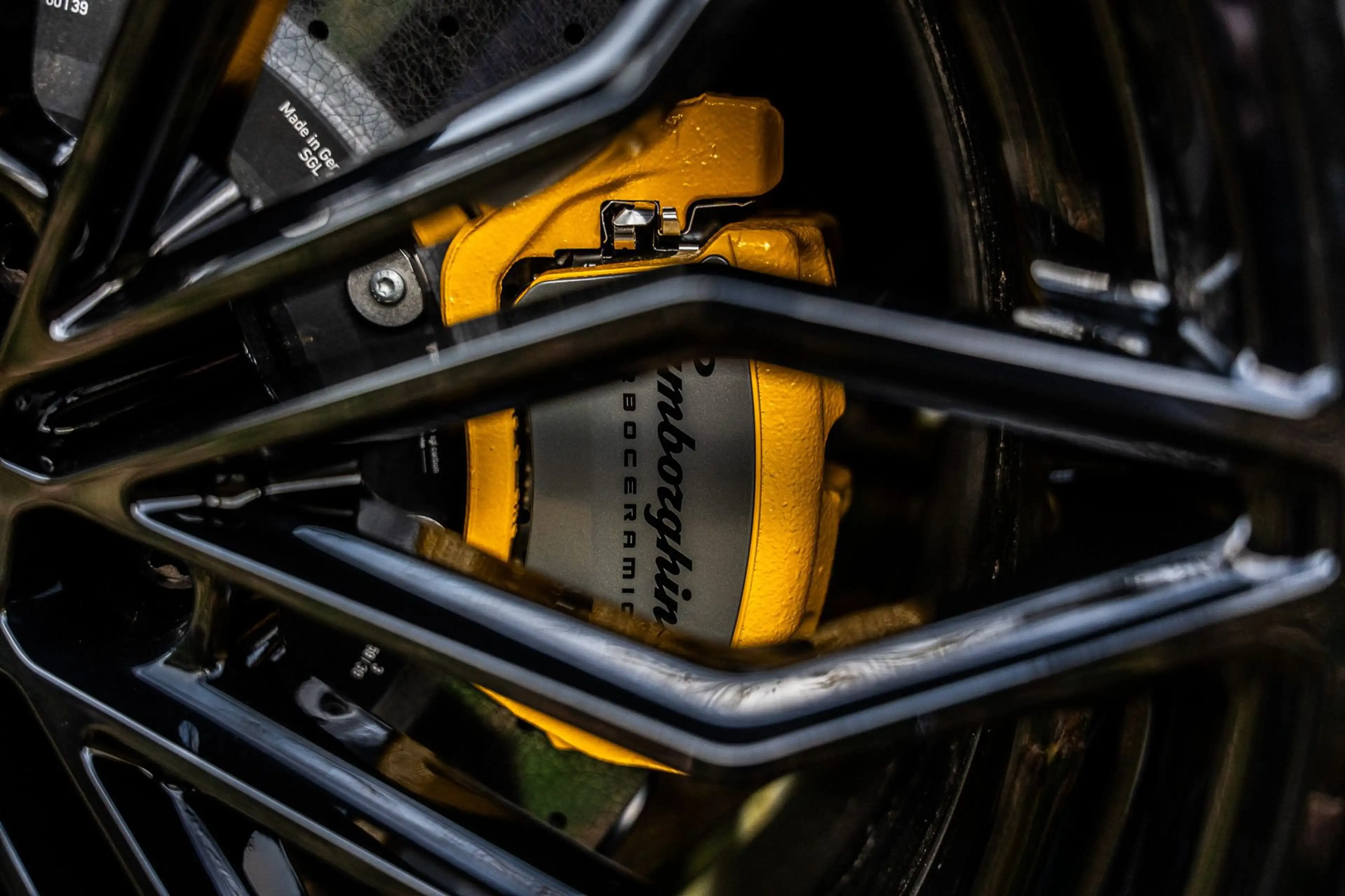 Lamborghini Urus SE 2025 / 588kW / PLUG-IN / 51G CO2 — photo 13