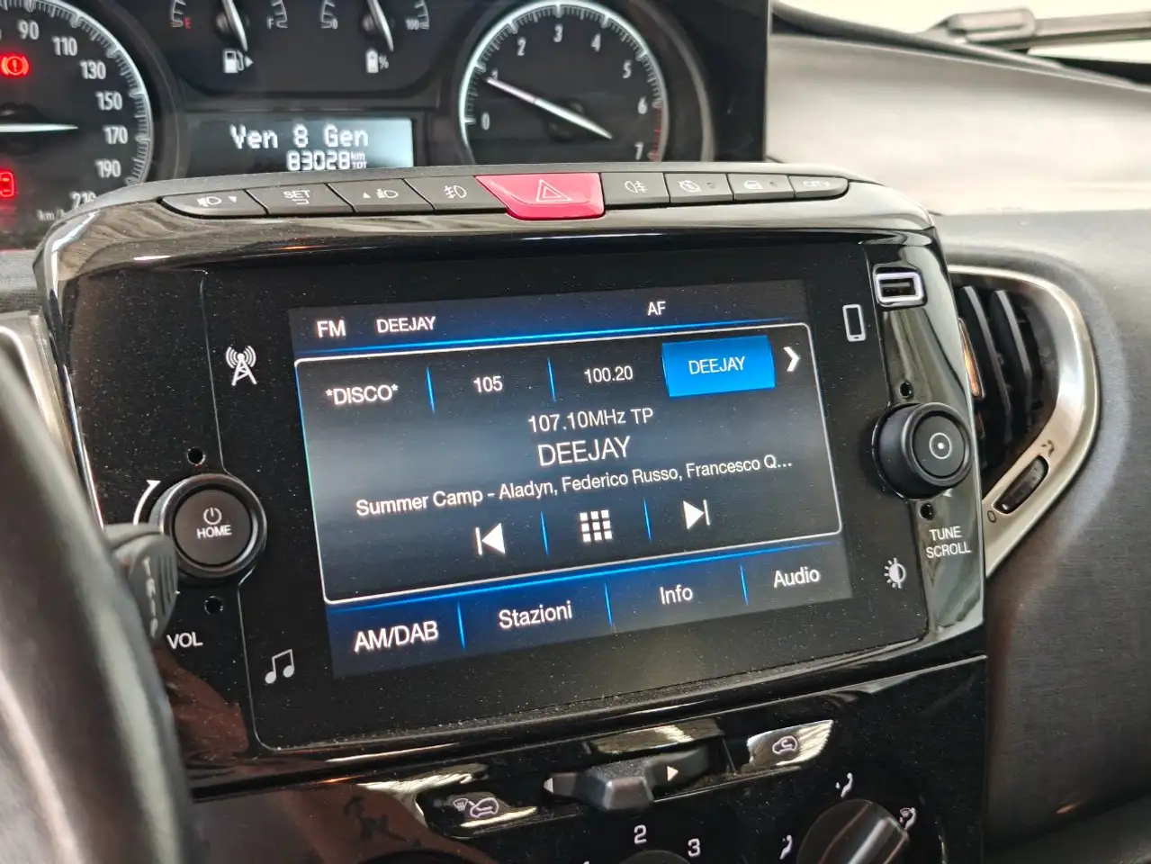 Lancia Ypsilon 2021 — фото 15