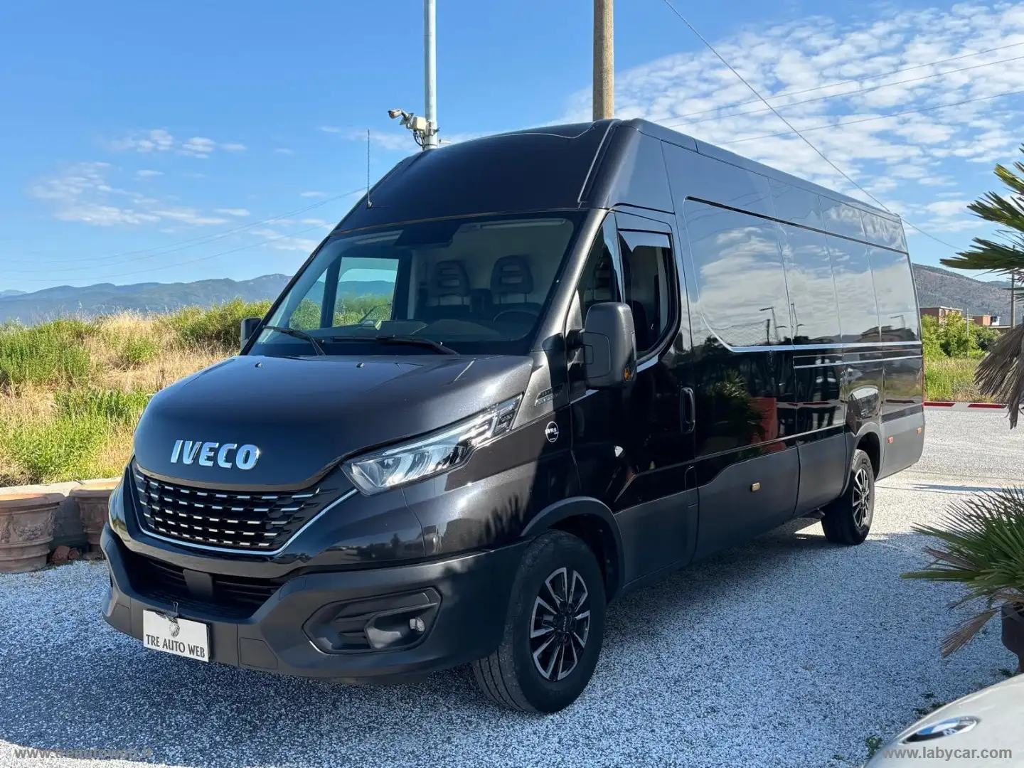 Iveco Daily 35S16A8V 2.3 HPT PLM-TM Furg. Zwart - 1