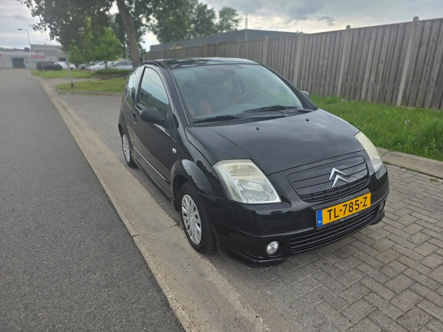 Citroen C2 1.1i Séduction Zwart - 2