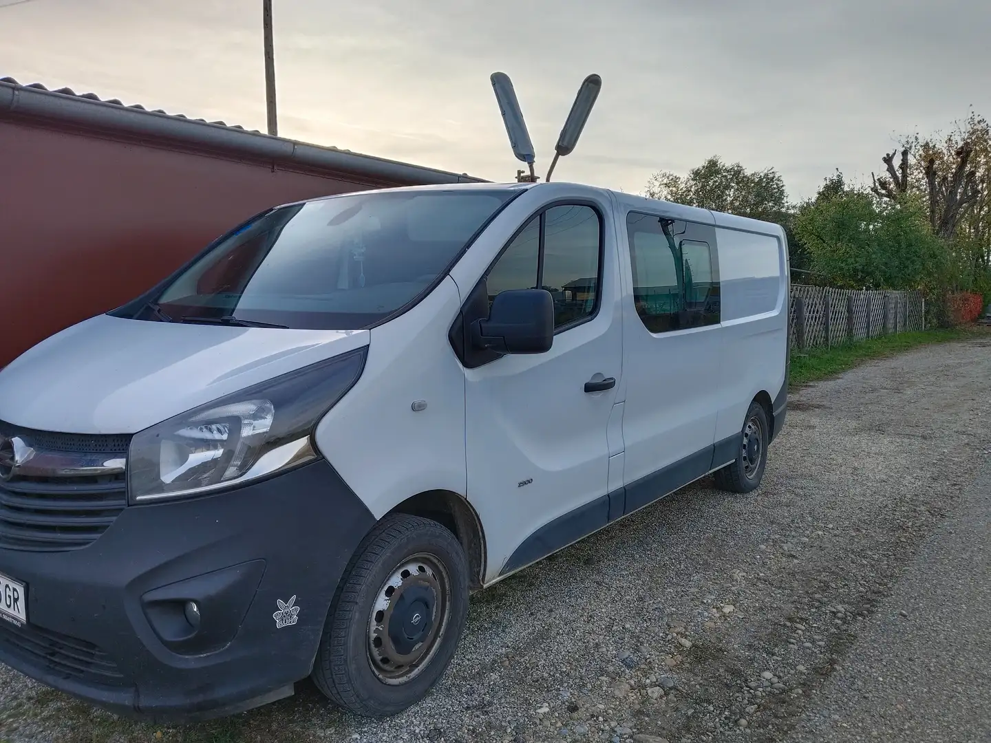Opel Vivaro Weiß - 1