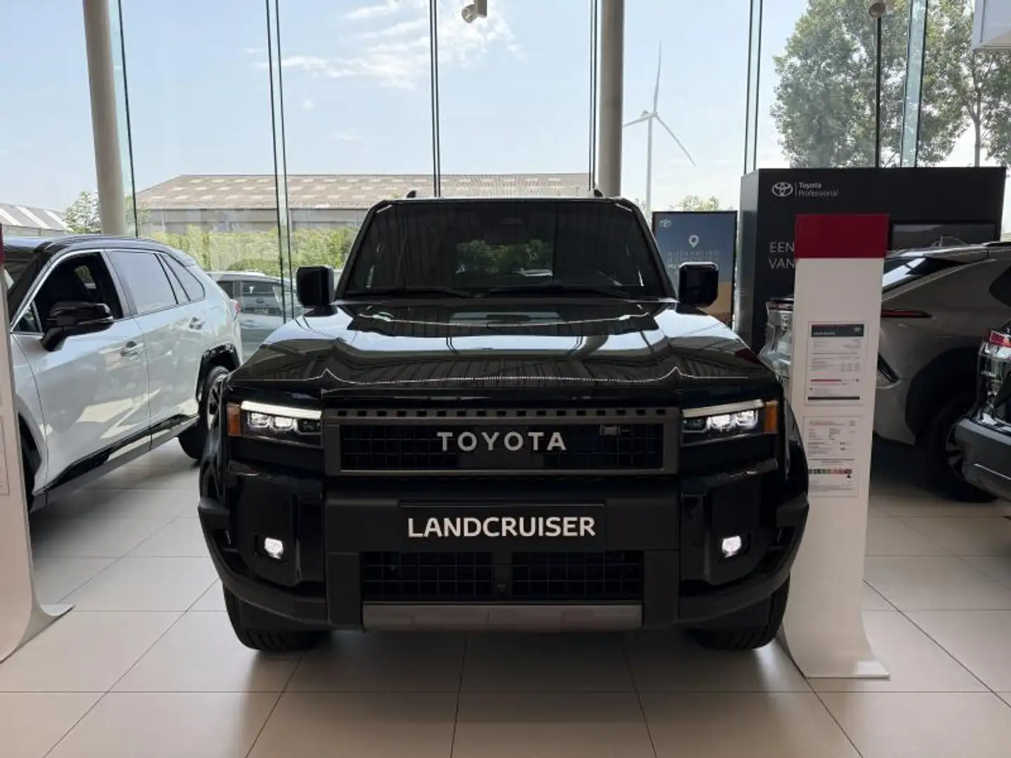 Toyota Land Cruiser VX-L + Lichte Vracht &Trekhaak Zwart - 2