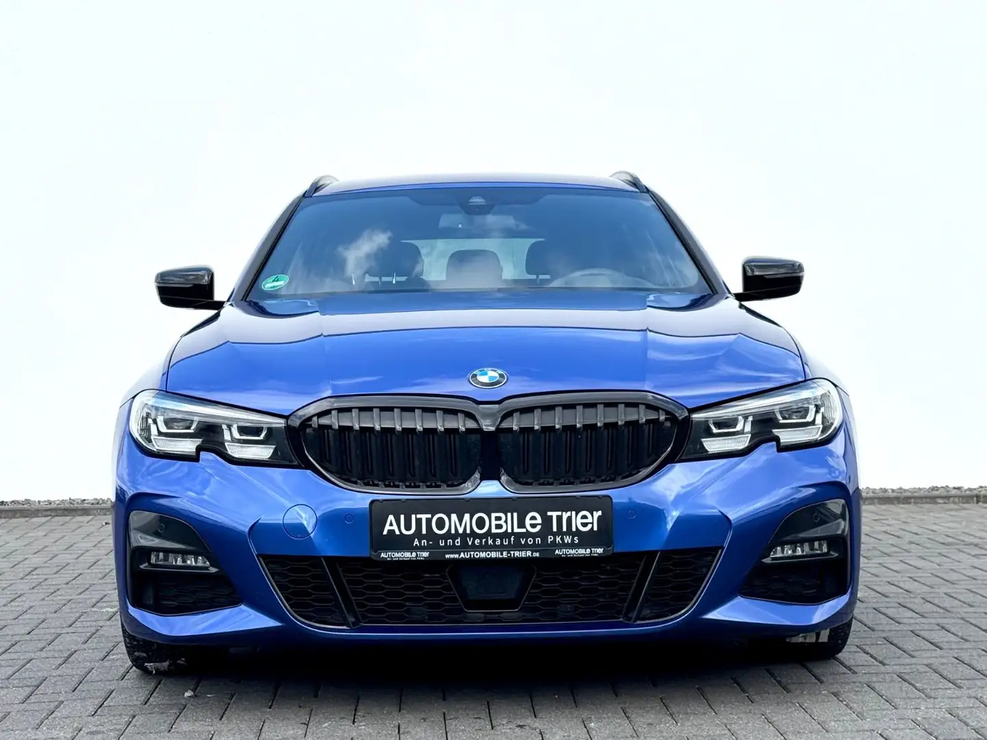 BMW 330 d Touring xDrive M Sport Paket // 1.Hand// Blau - 2