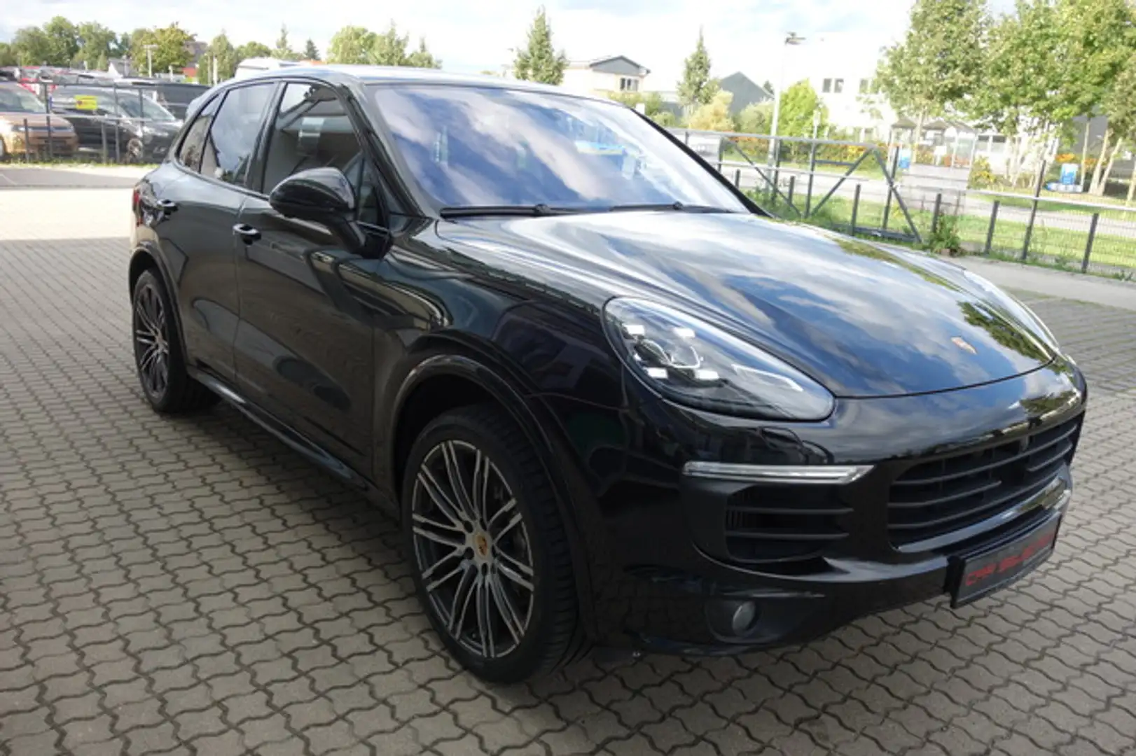 Porsche Cayenne S 4.2 Diesel V8 Platinum PANO/ACC/LUFT Zwart - 2