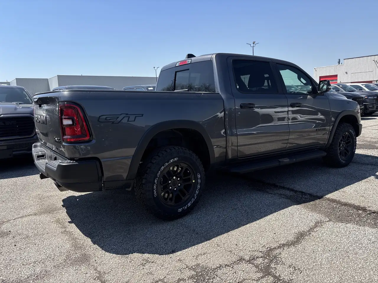 RAM 1500 снимка RAM 1500