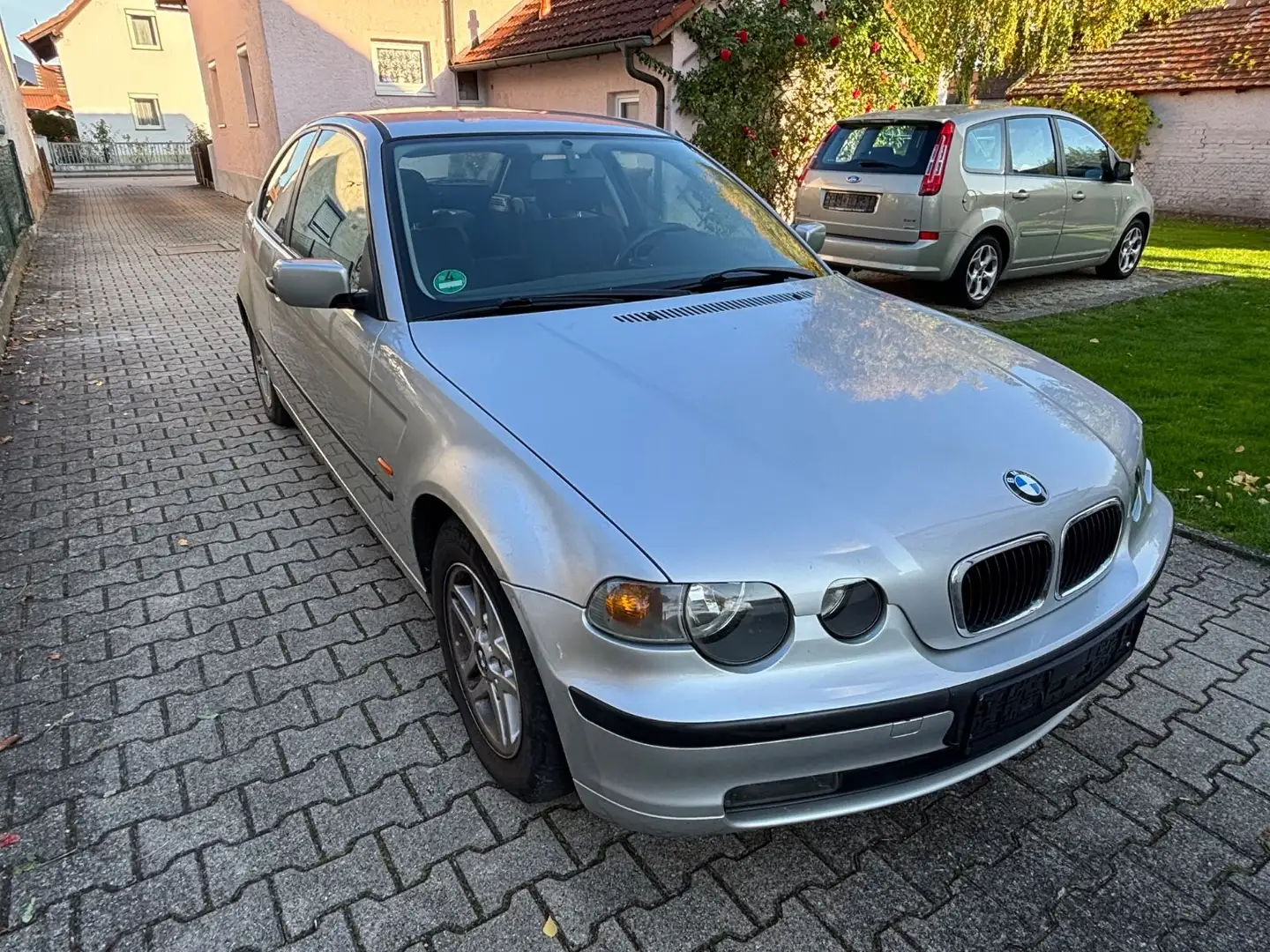 BMW 316 ti 1.Hand+TÜV NEU+Sitzheizung+Klima+AHK Silber - 2