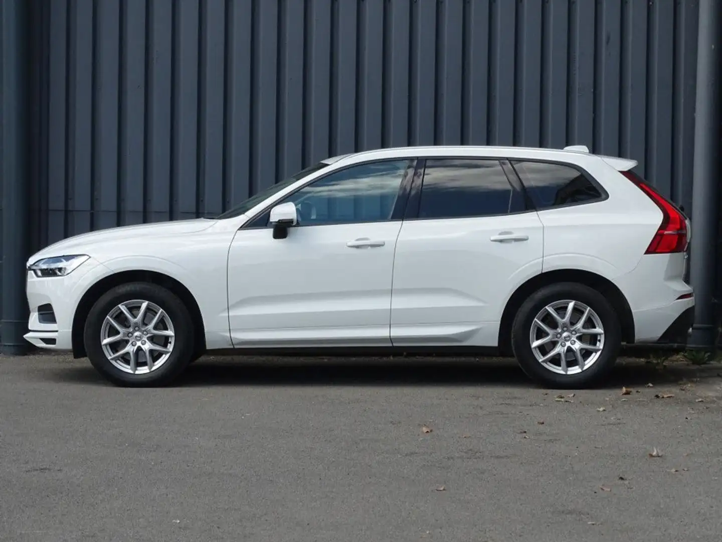 Volvo XC60 2.0 D4 Momentum Pro Adap. LED | Apple Carplay/Andr Wit - 2
