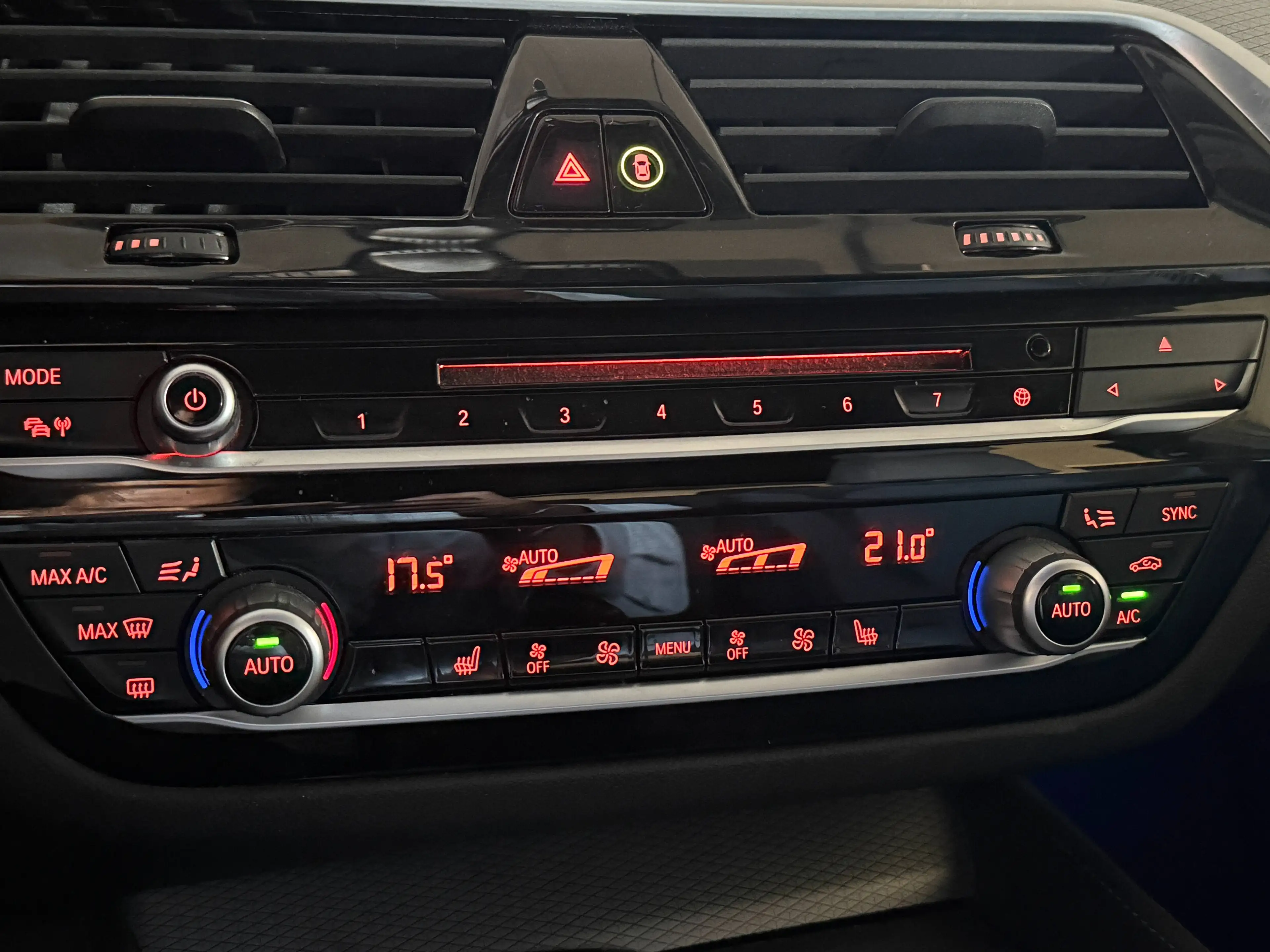 BMW 530 530e-M-Sport Head-Up+Ambiente+1.Besitz+Memorie-Sitze+Navi+Kamera — photo 13