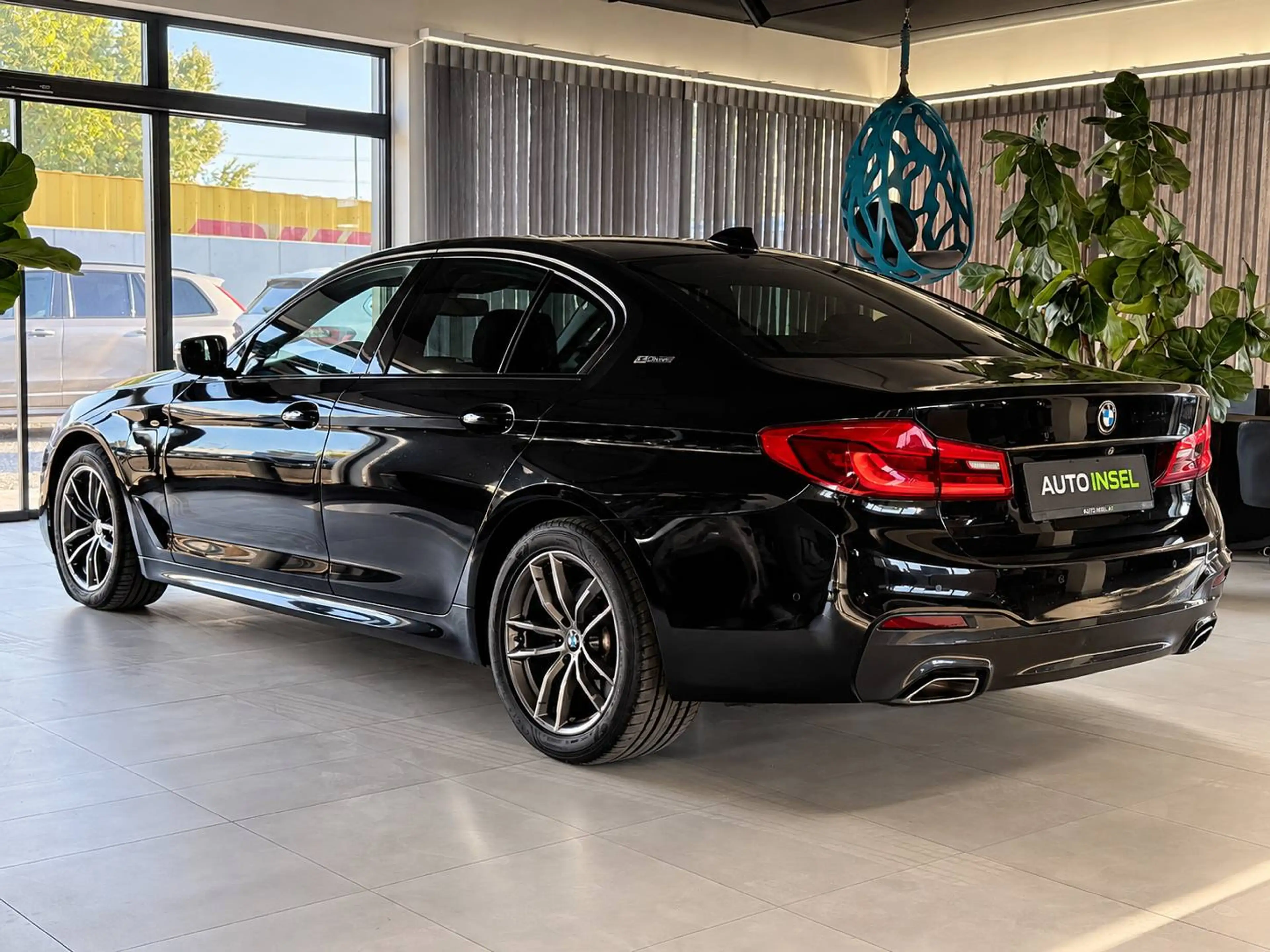 BMW 530 530e-M-Sport Head-Up+Ambiente+1.Besitz+Memorie-Sitze+Navi+Kamera — photo 3