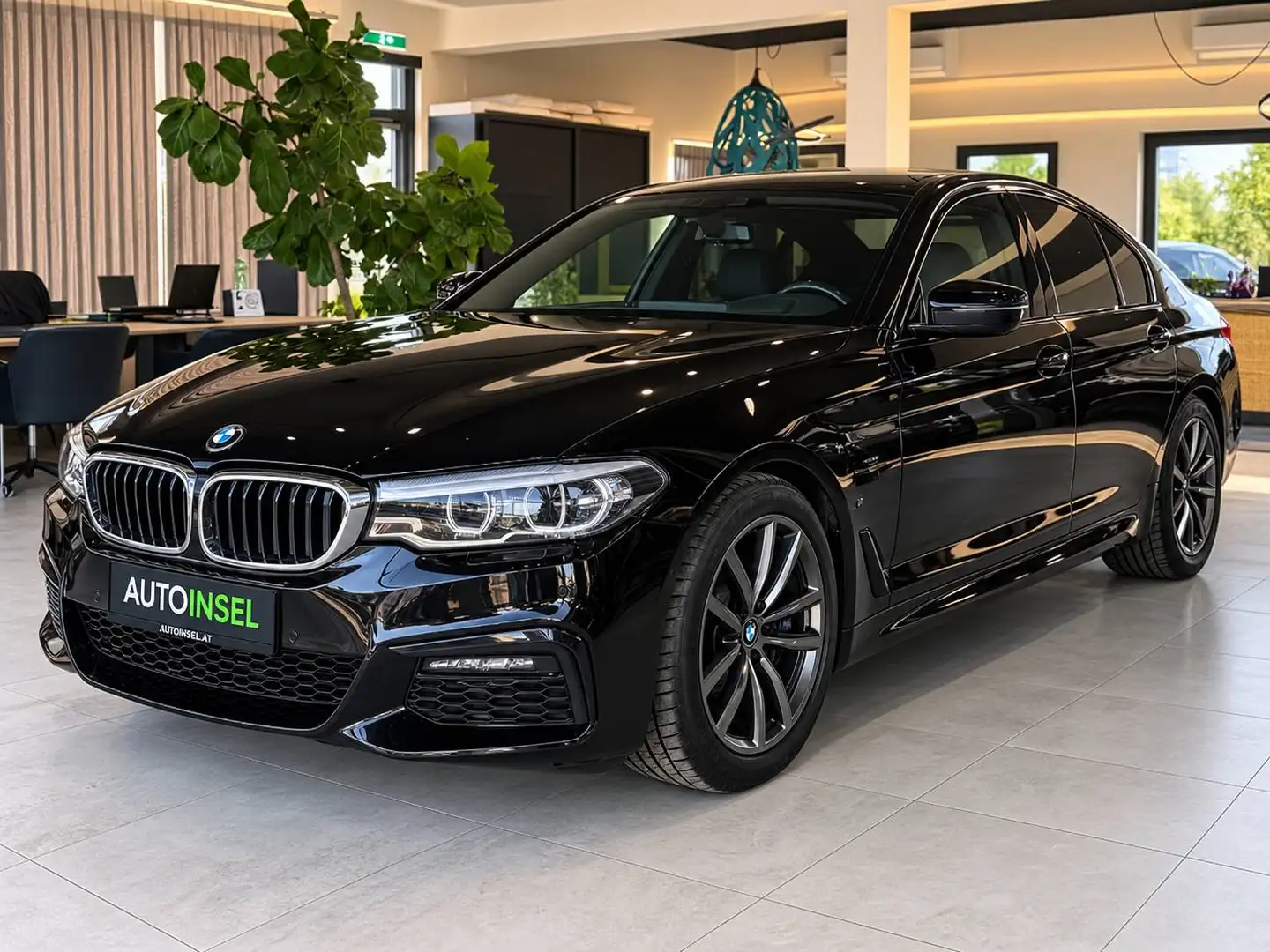 BMW 530 530e-M-Sport Head-Up+Ambiente+1.Besitz+Memorie-Sitze+Navi+Kamera Schwarz - 2