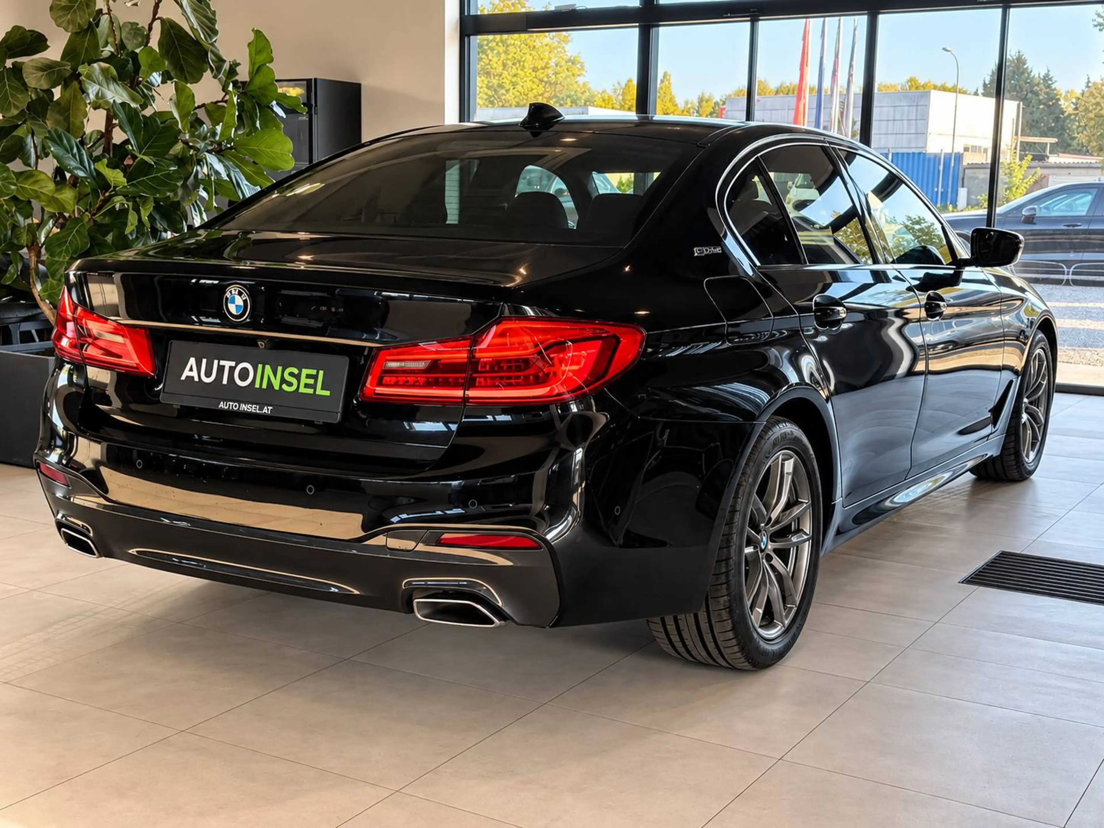 BMW 530 530e-M-Sport Head-Up+Ambiente+1.Besitz+Memorie-Sitze+Navi+Kamera — photo 4