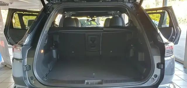 Mitsubishi Outlander view 13