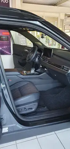 Mitsubishi Outlander view 10