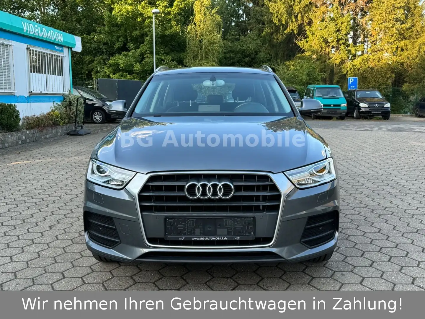 Audi Q3 *2.0 TDI *LED*Navigation*1.Hand* Grau - 2