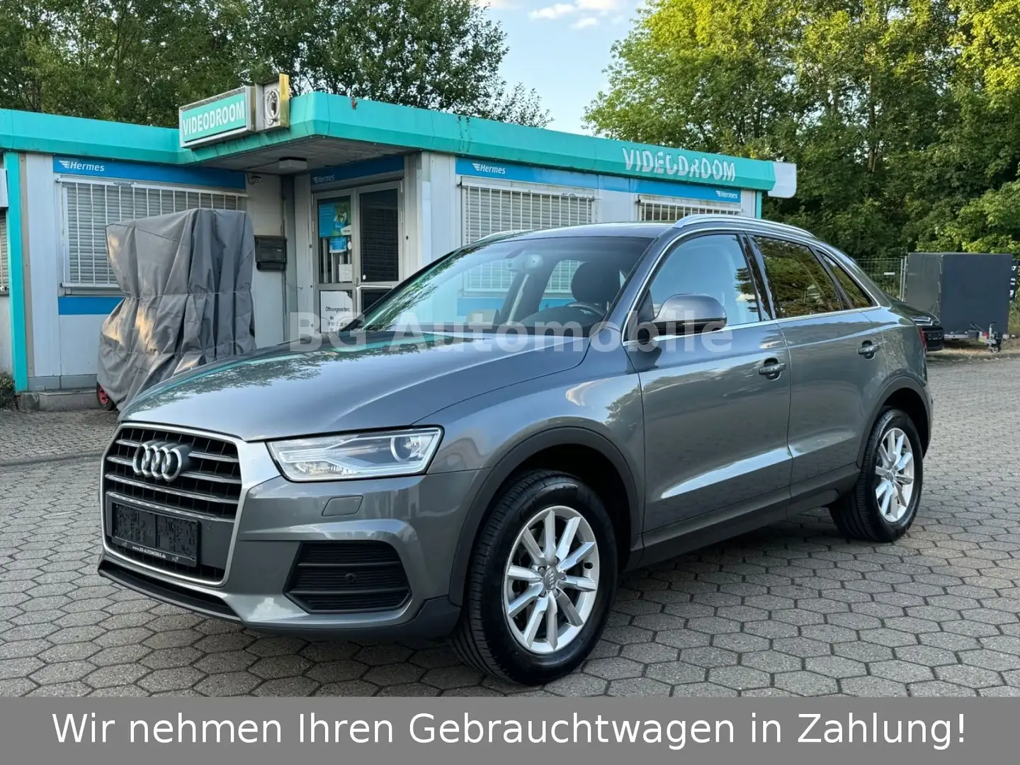 Audi Q3 *2.0 TDI *LED*Navigation*1.Hand* Grau - 1