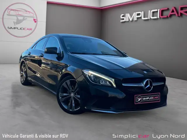 Mercedes-Benz CLA 220 CLASSE 220 d 7-G DCT Sensation CarPlay Suivi complet Garantie 12 mois