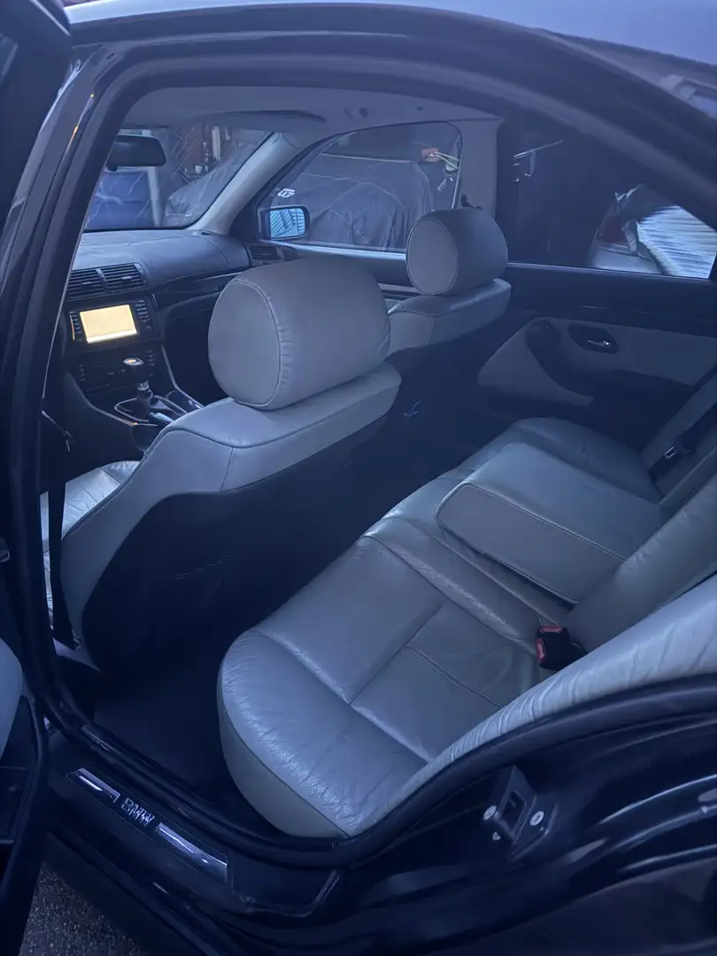 BMW 525 525i - 2