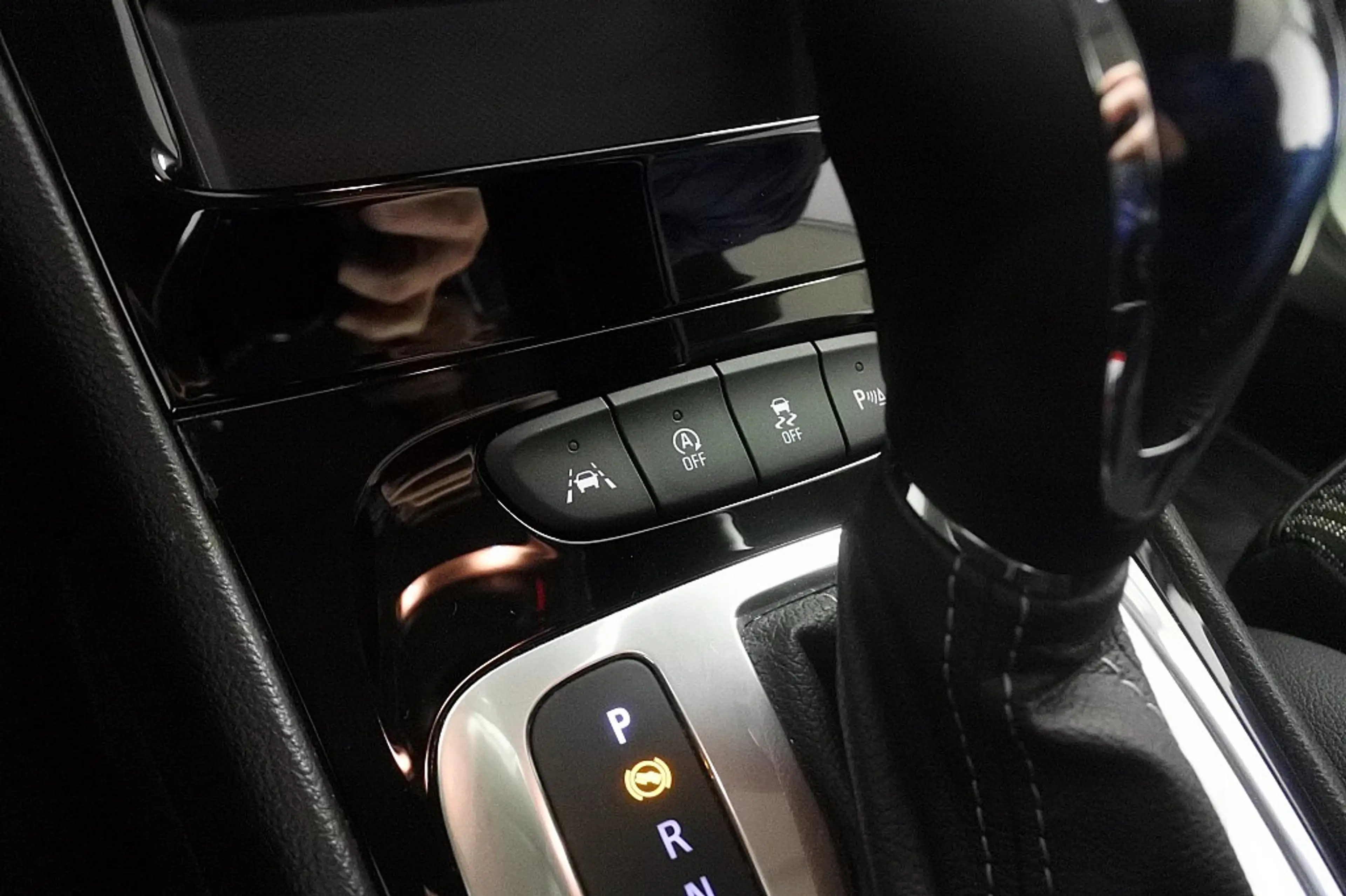 Opel Astra 1,5 CDTI Business Elegance Aut. — photo 7