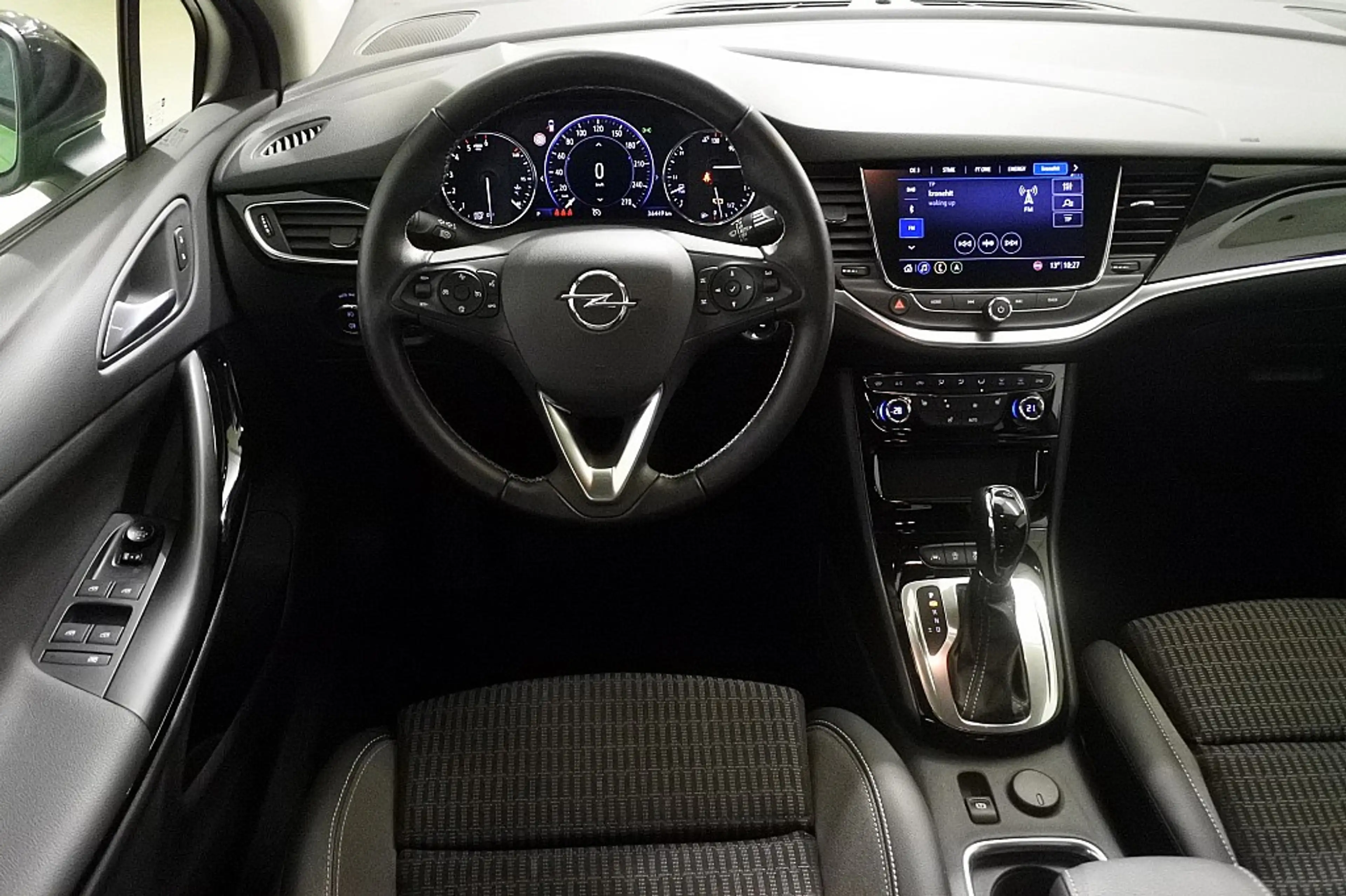 Opel Astra 1,5 CDTI Business Elegance Aut. — photo 10