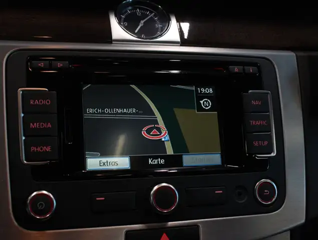 Volkswagen Passat view 20