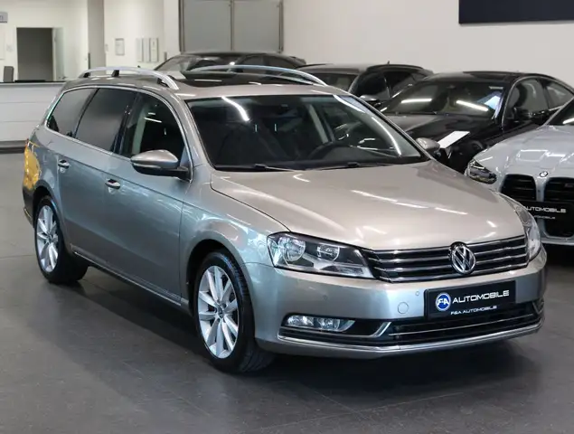 Volkswagen Passat view 2