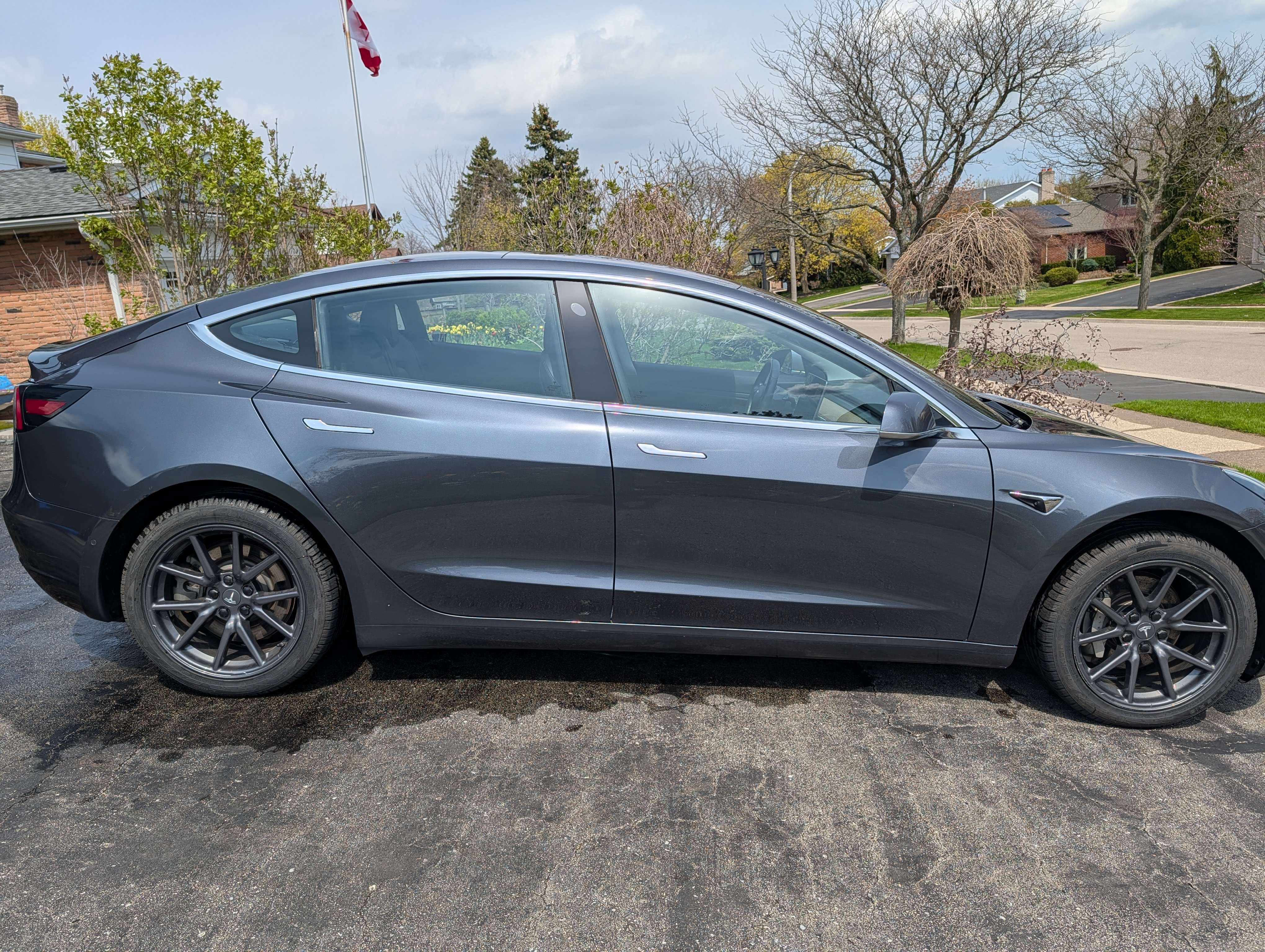 2018 Tesla Model 3 Model 3 Longrange rear wheel drive. alt 2