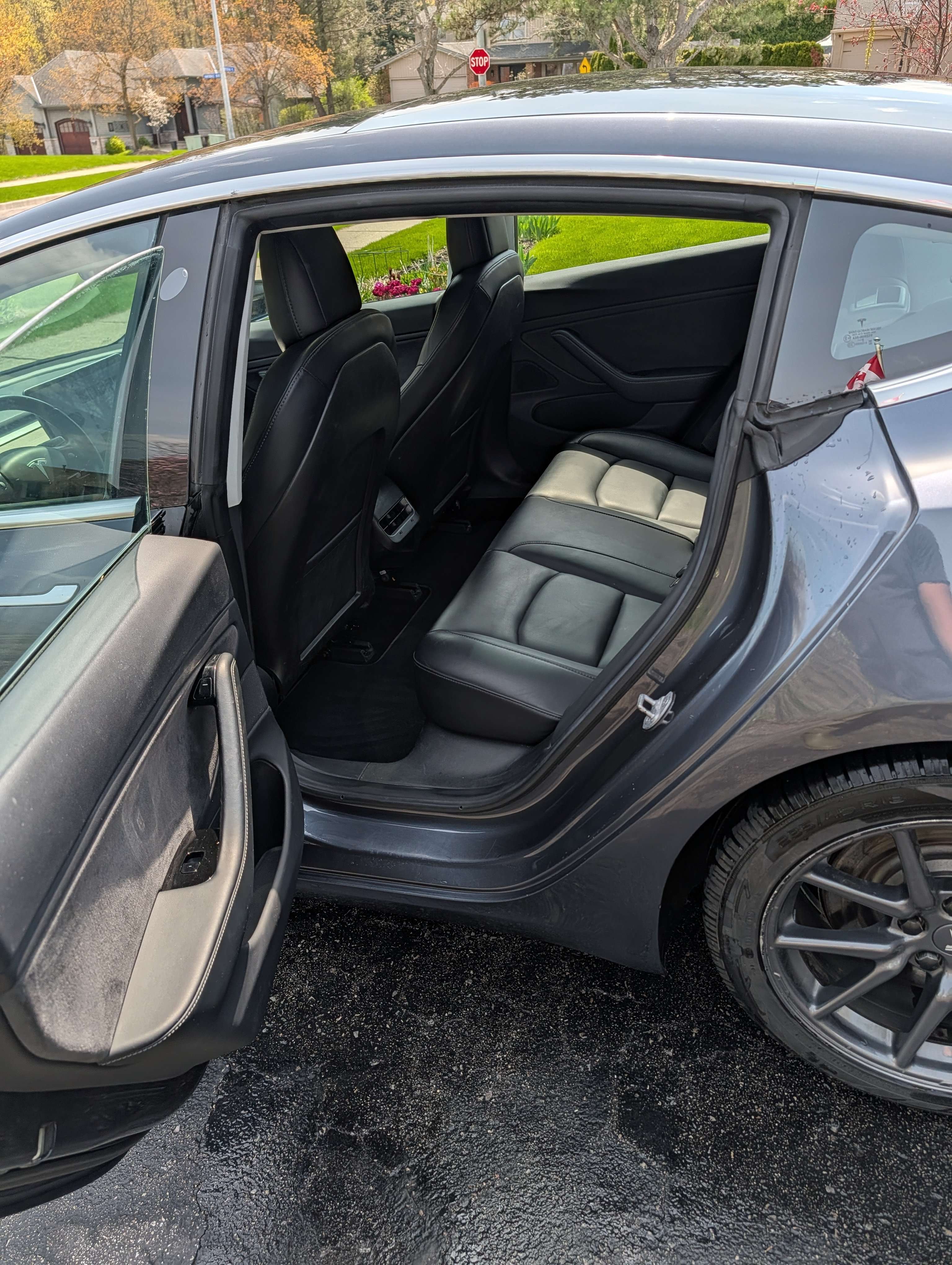 2018 Tesla Model 3 Model 3 Longrange rear wheel drive. thumb 9